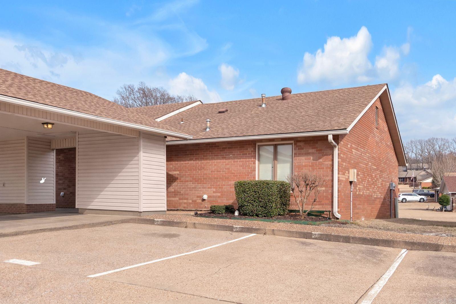2733 Greenbriar Dr.  Jonesboro, AR