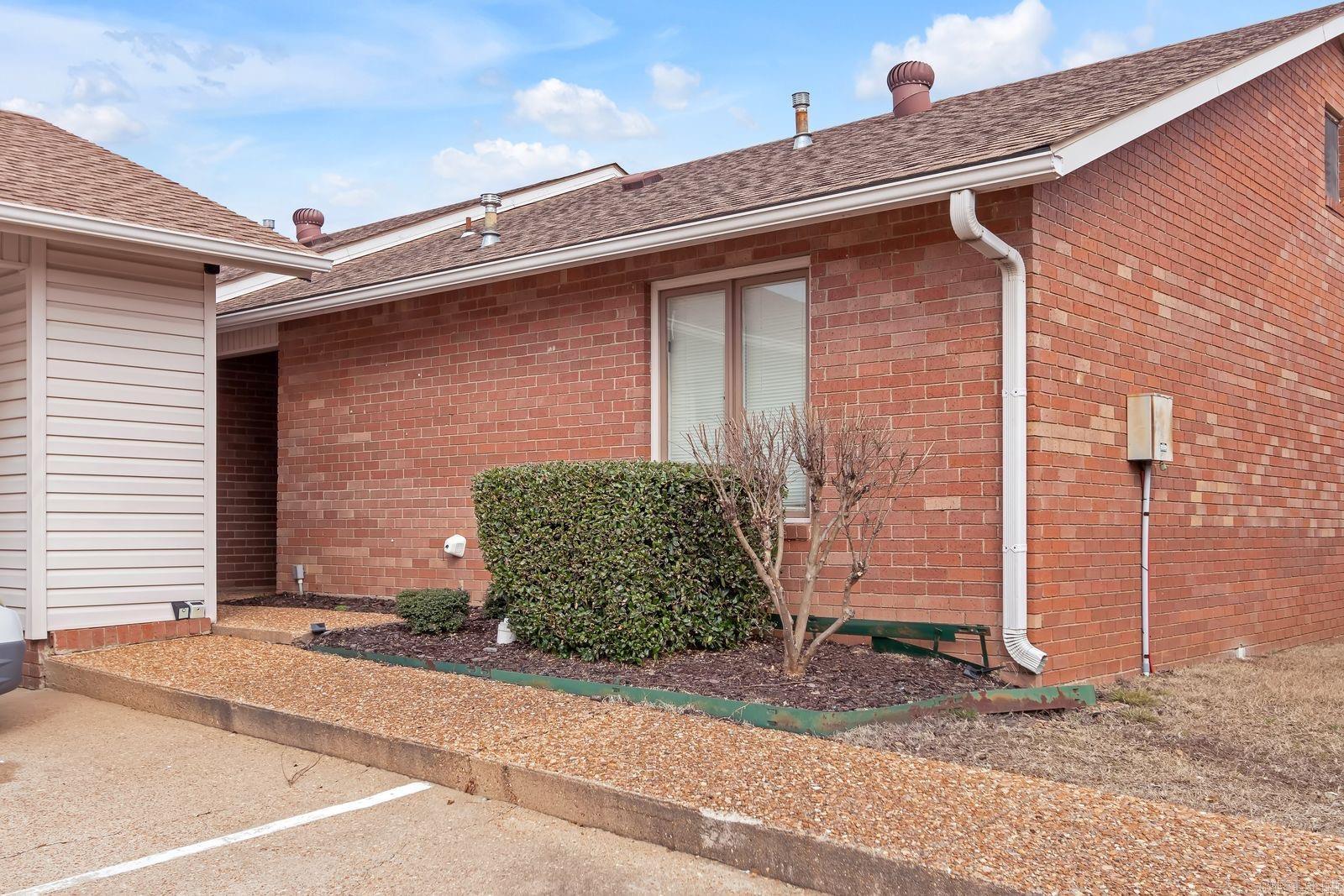 2733 Greenbriar Dr.  Jonesboro, AR