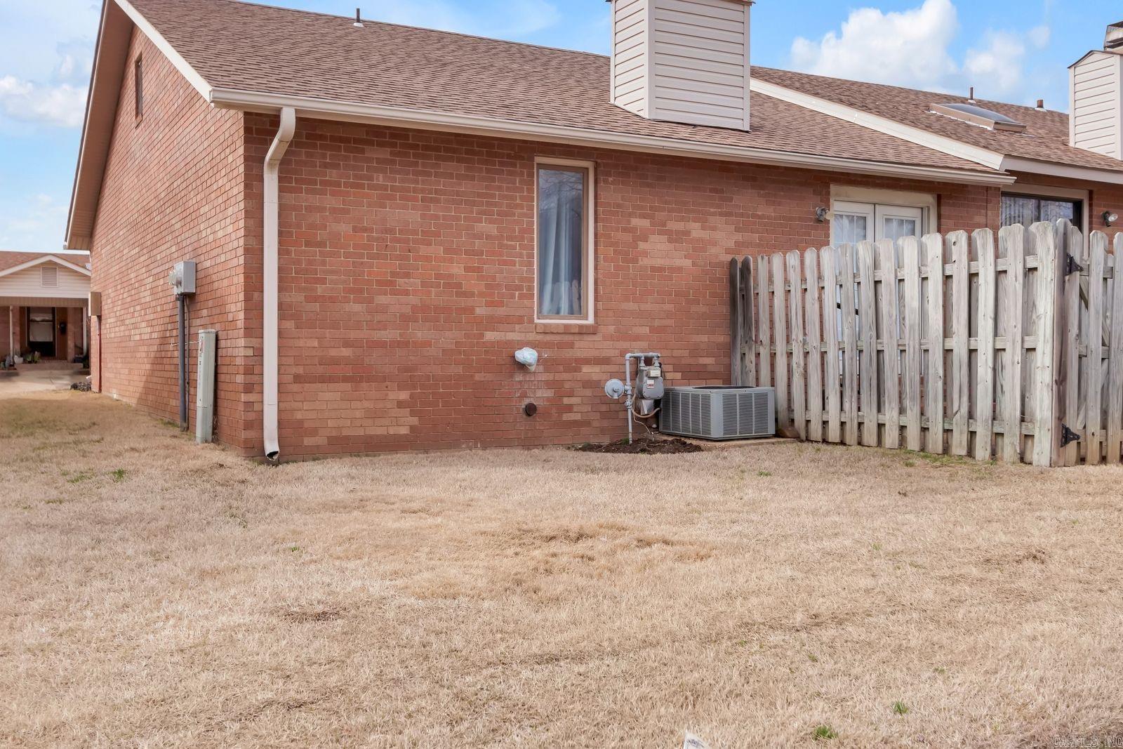 2733 Greenbriar Dr.  Jonesboro, AR