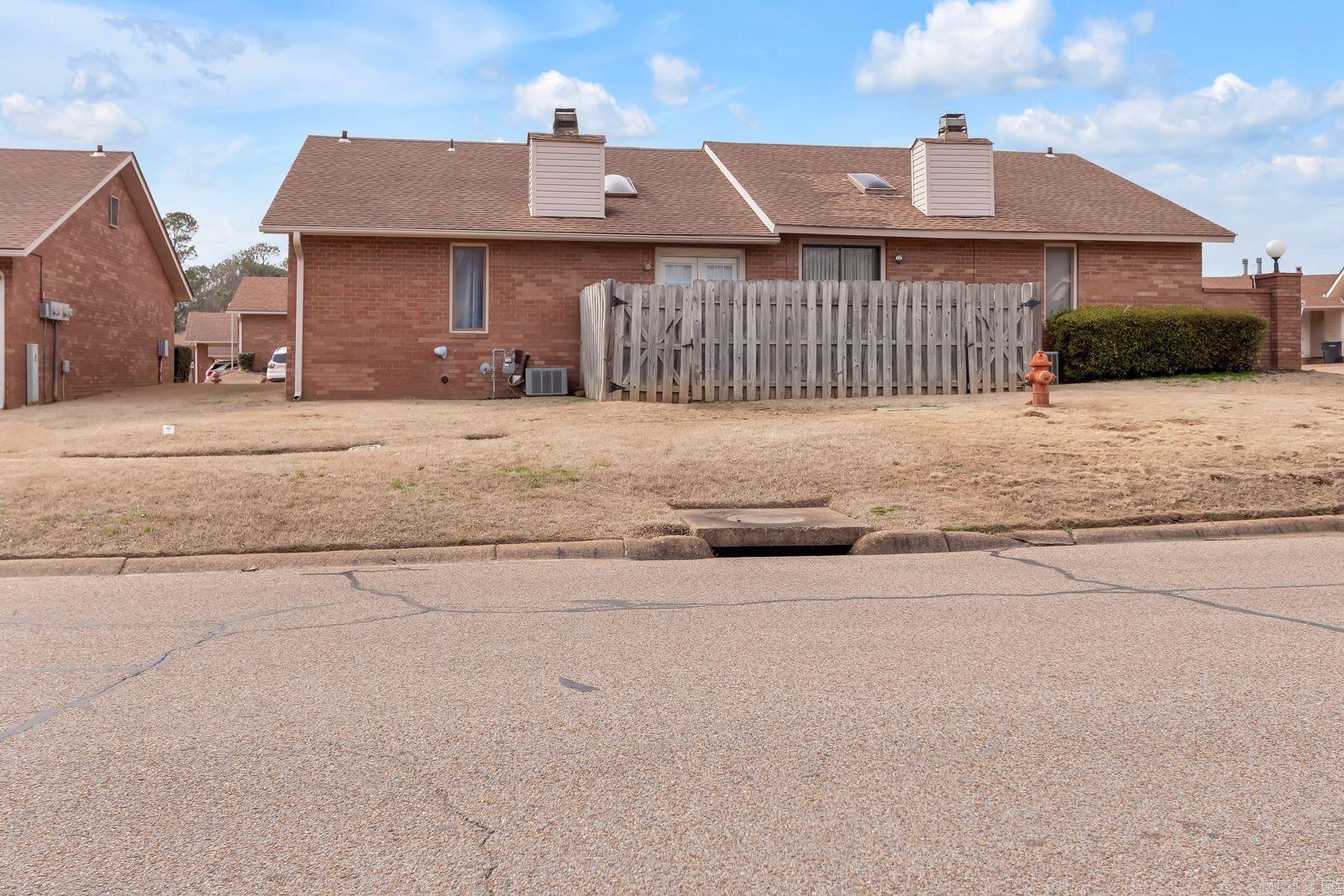 2733 Greenbriar Dr.  Jonesboro, AR