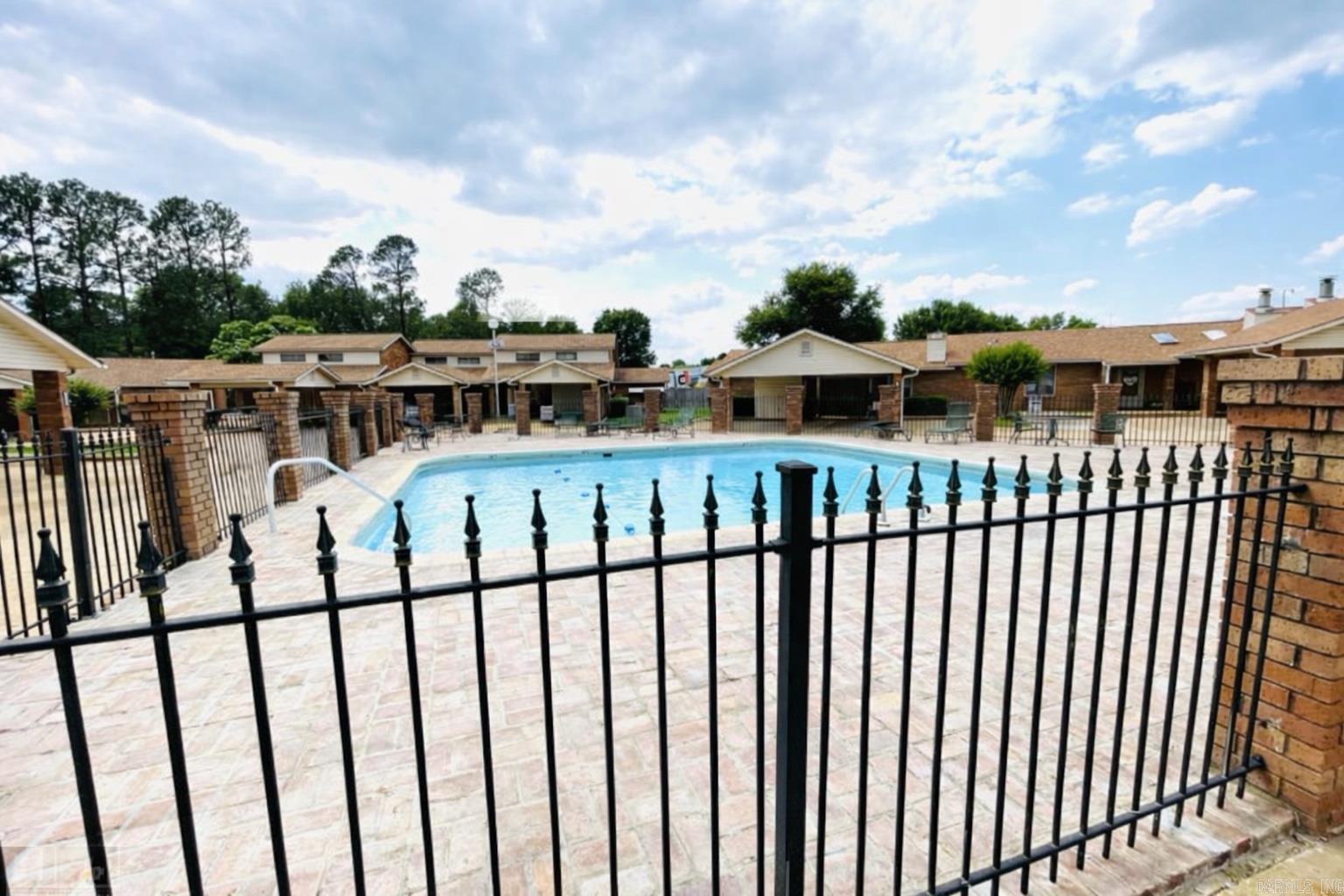 2733 Greenbriar Dr.  Jonesboro, AR