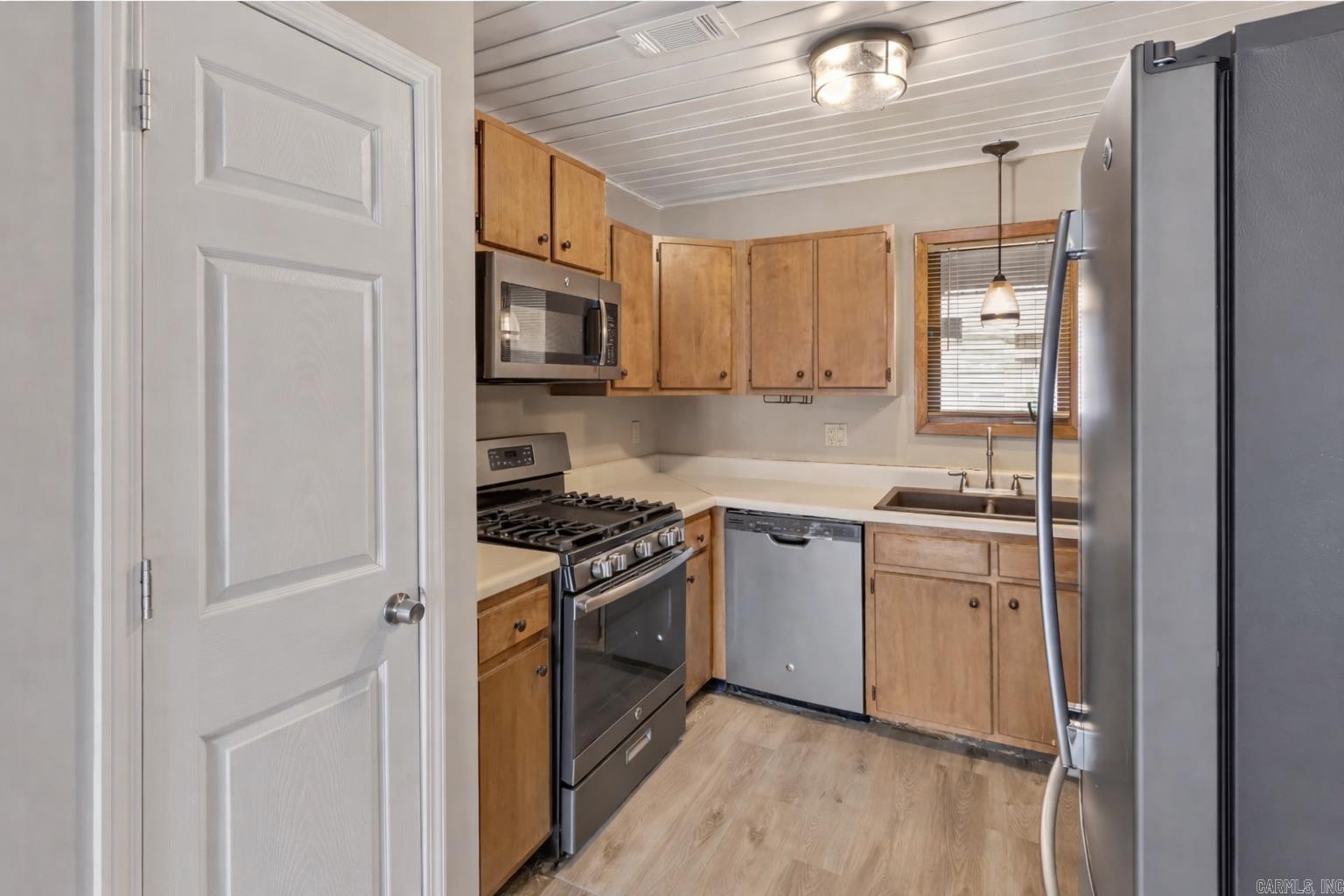 2733 Greenbriar Dr.  Jonesboro, AR