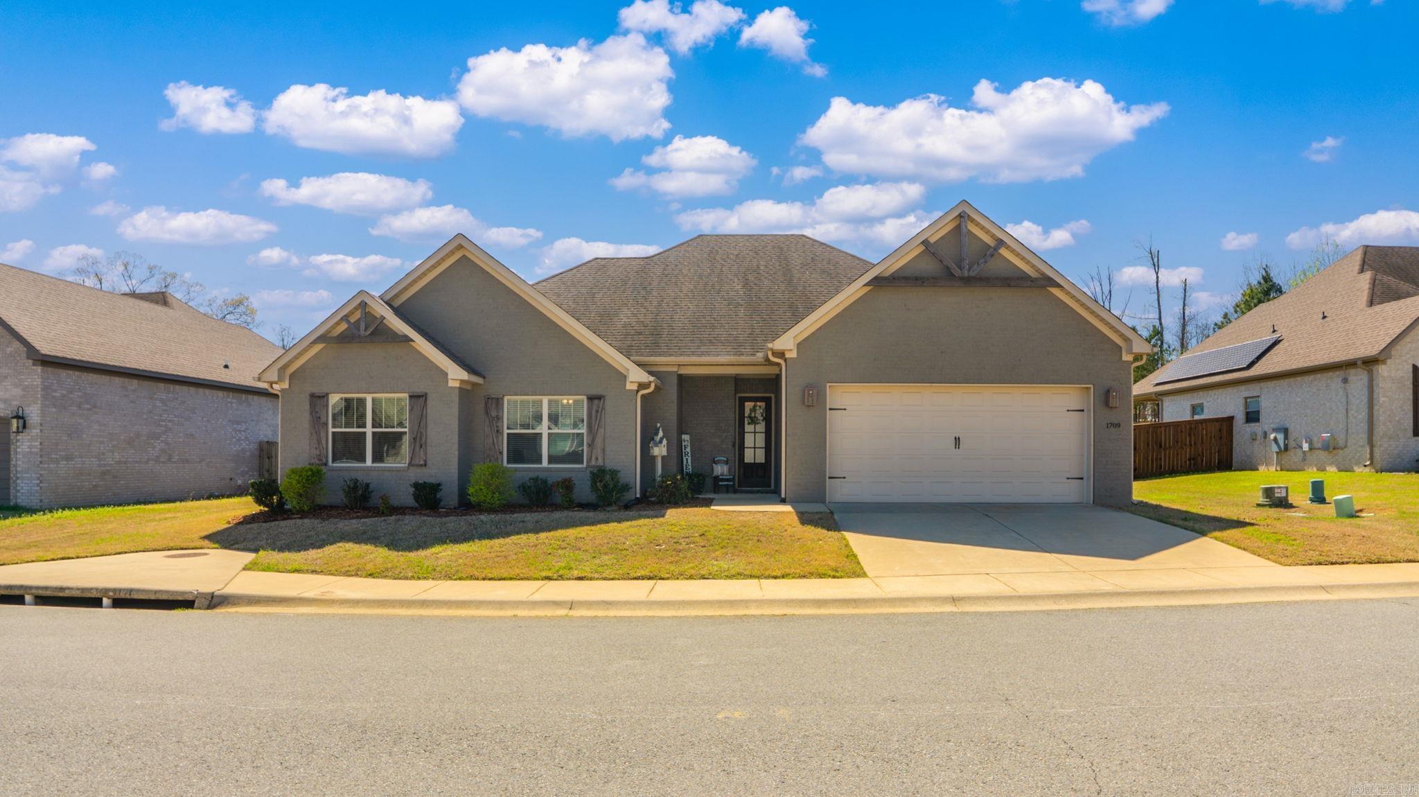 1709 Vine Maple  Benton, AR