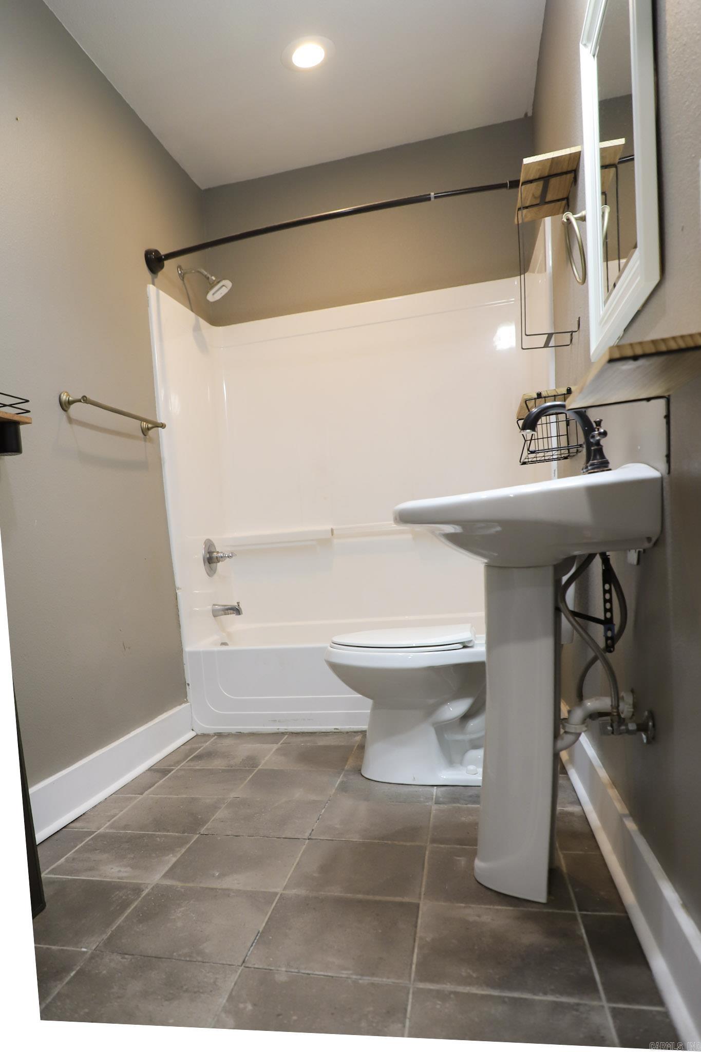 512 N Slemons  Monticello, AR