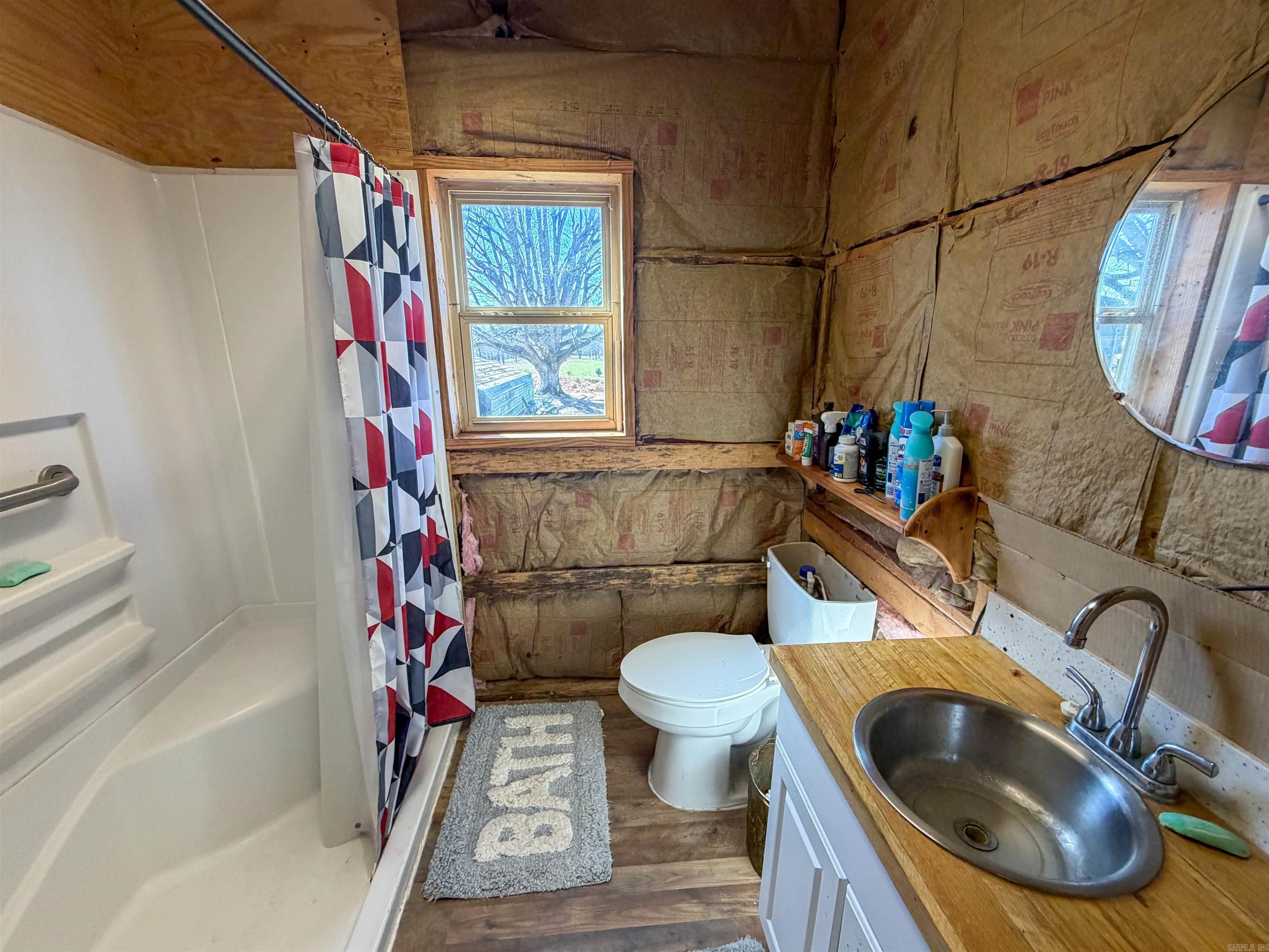 211 Featherhill Terrace  Norfork, AR