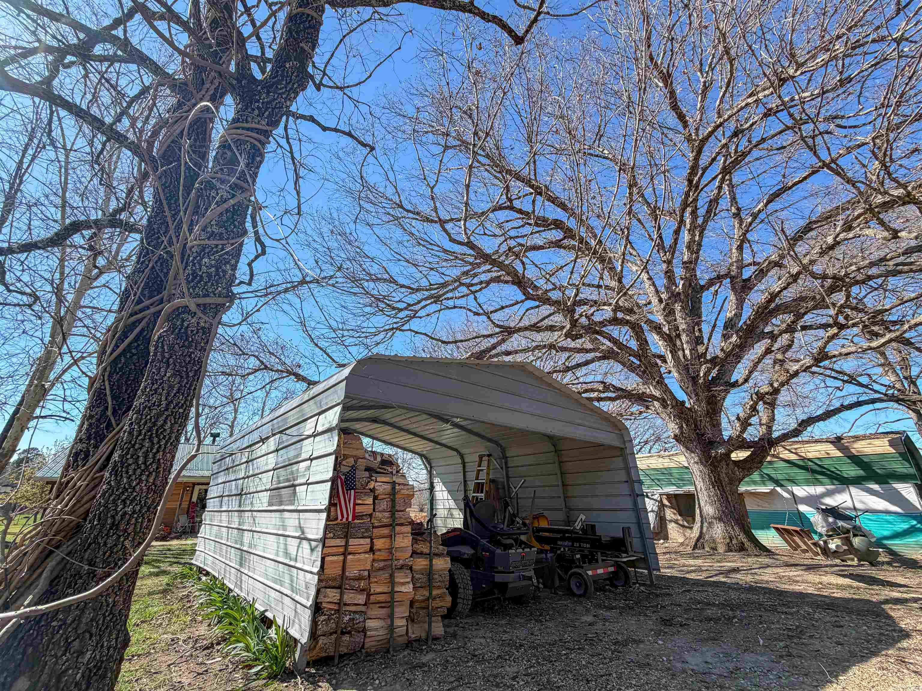 211 Featherhill Terrace  Norfork, AR