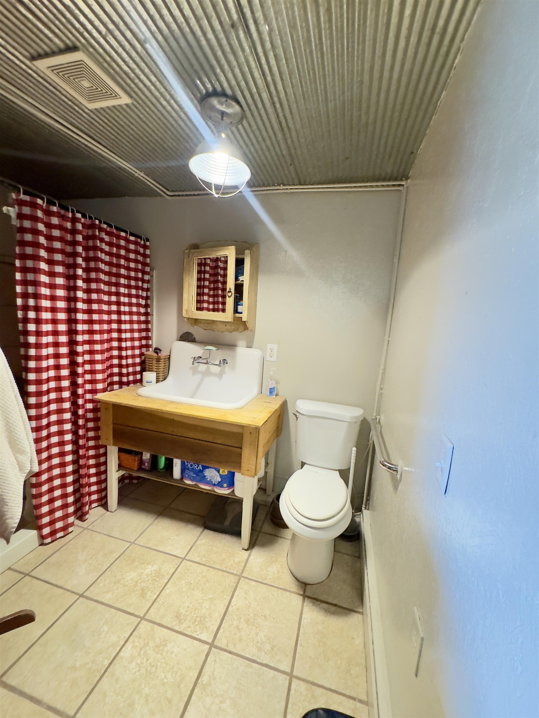 300 Parker  Oxford, AR