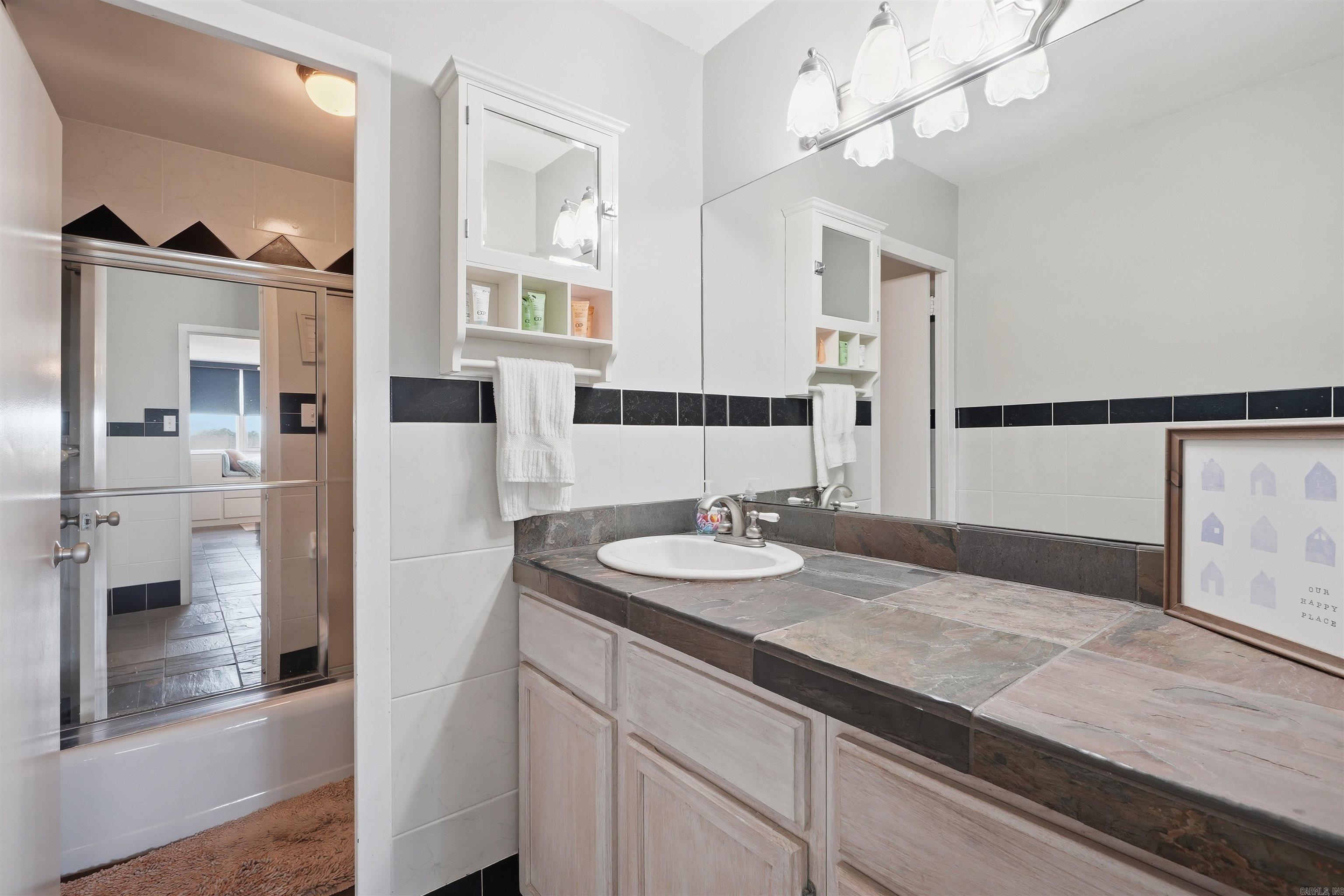 740 B-804 Weston  Hot Springs, AR