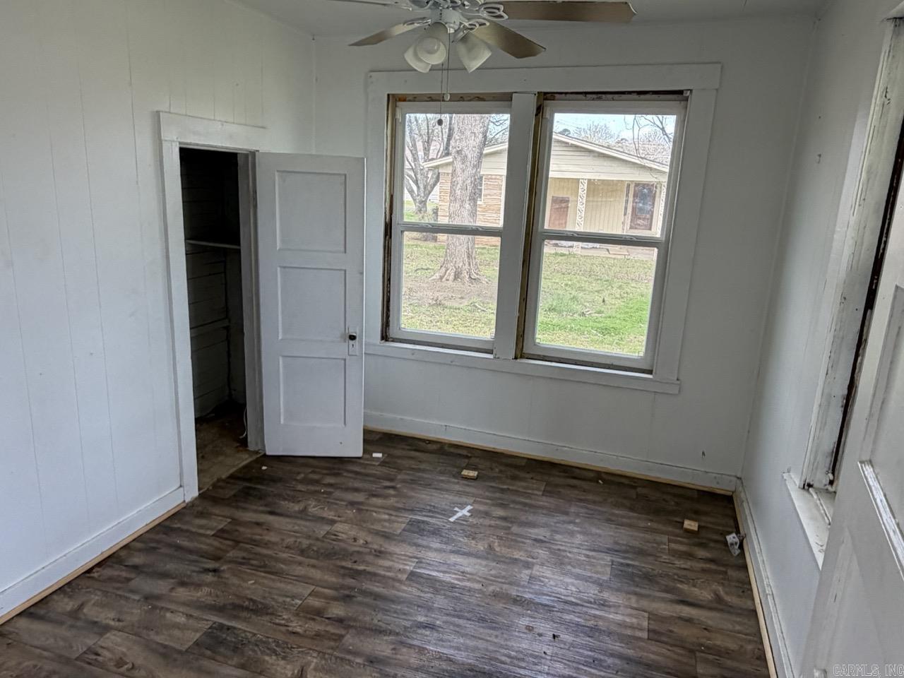 107 Oak  Perryville, AR