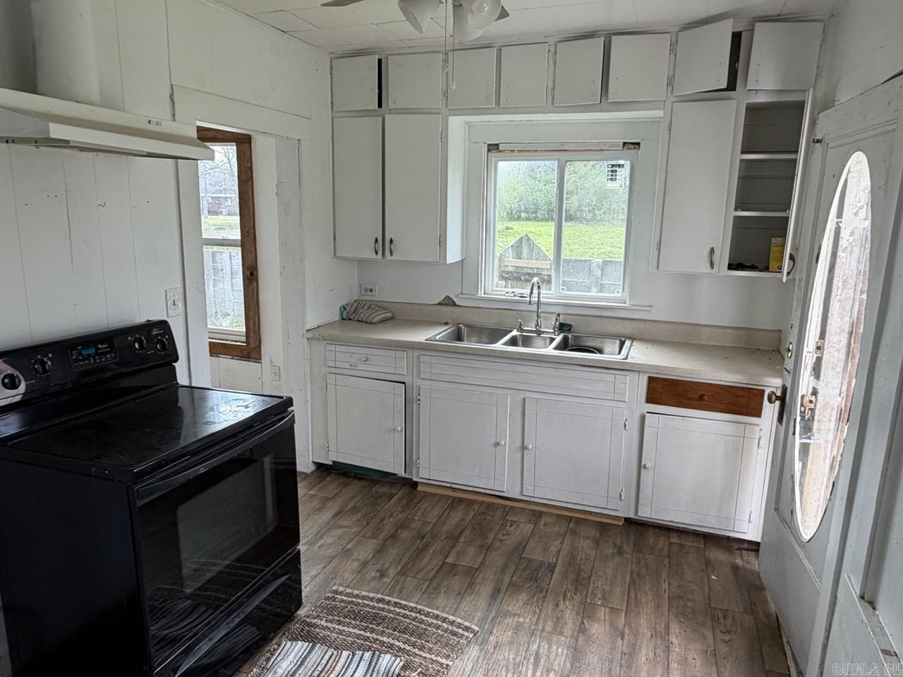 107 Oak  Perryville, AR