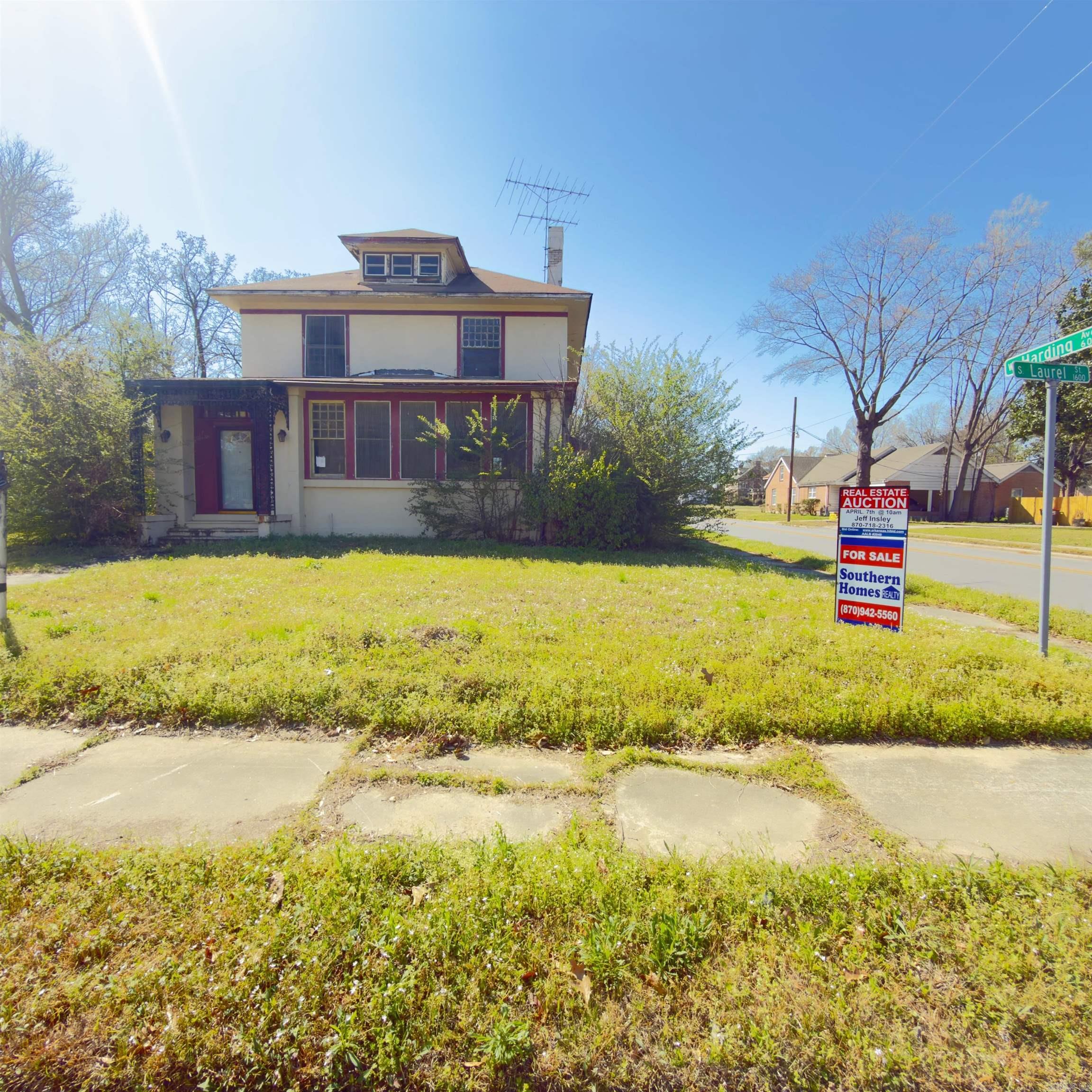 1700 S Laurel St Pine Bluff, AR 71601