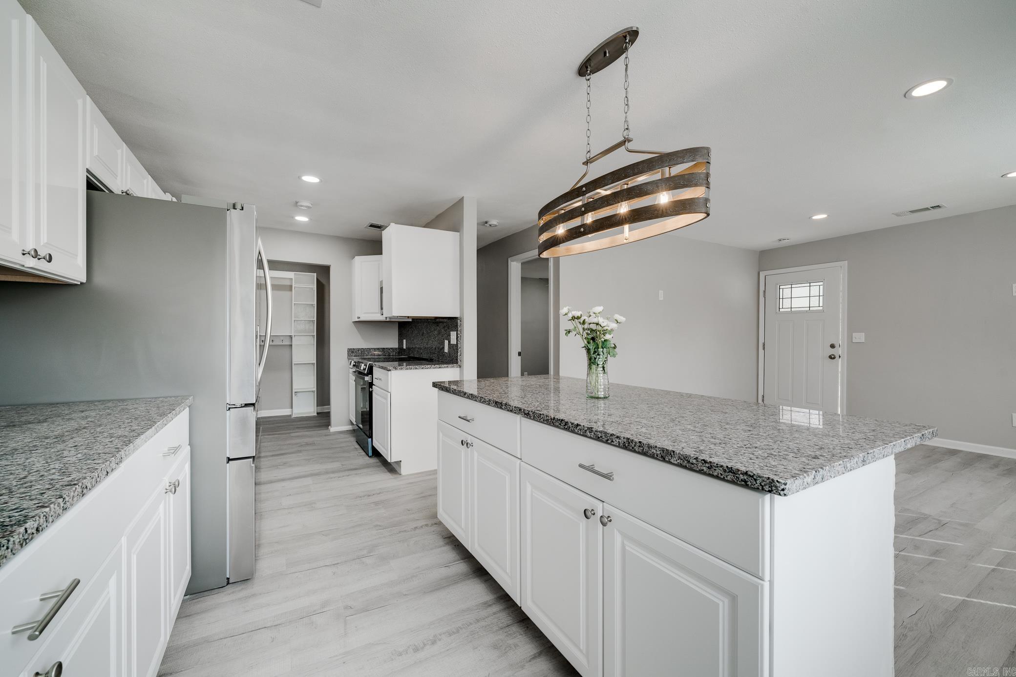 3 Grassy Lake Rd  Mayflower, AR