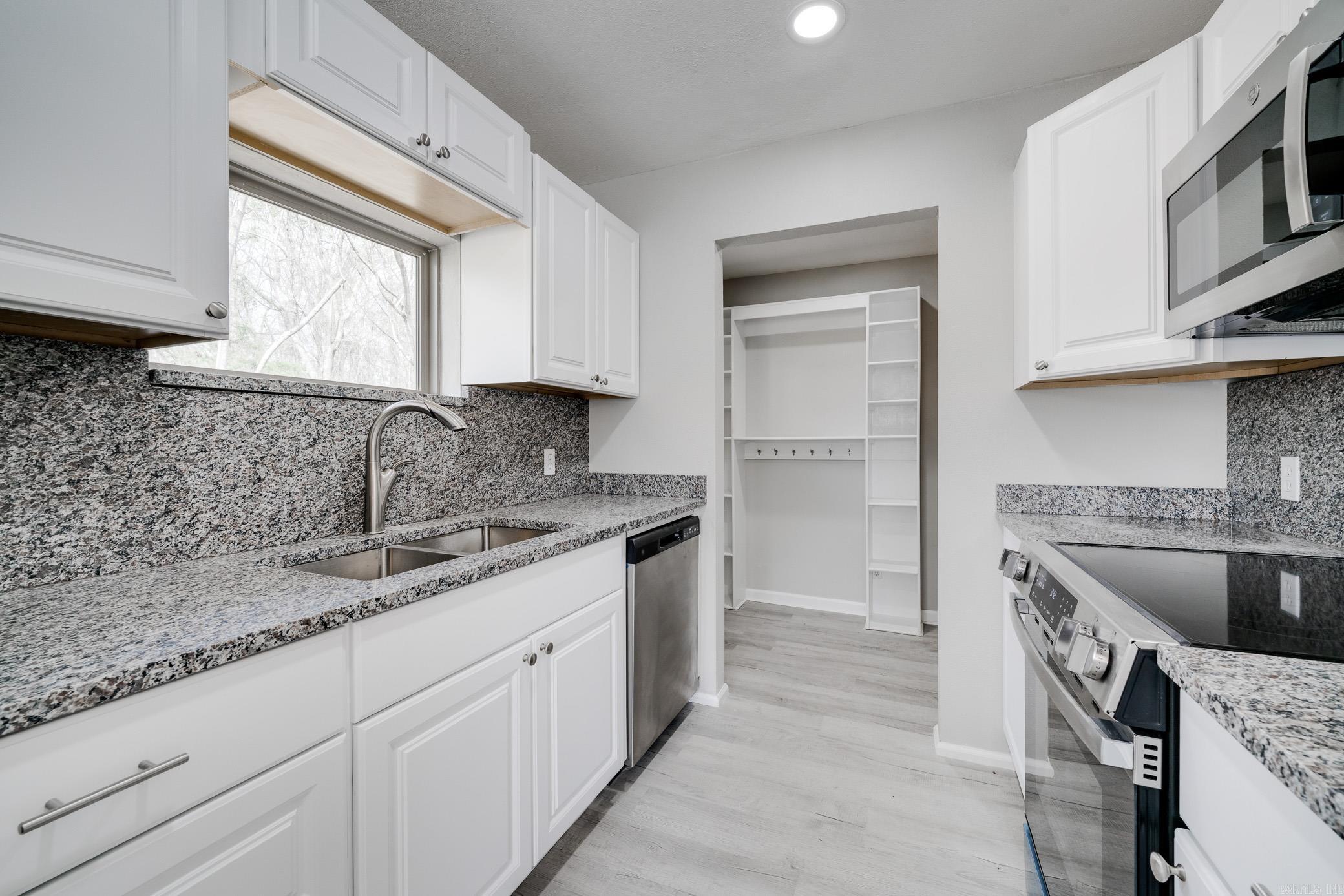 3 Grassy Lake Rd  Mayflower, AR