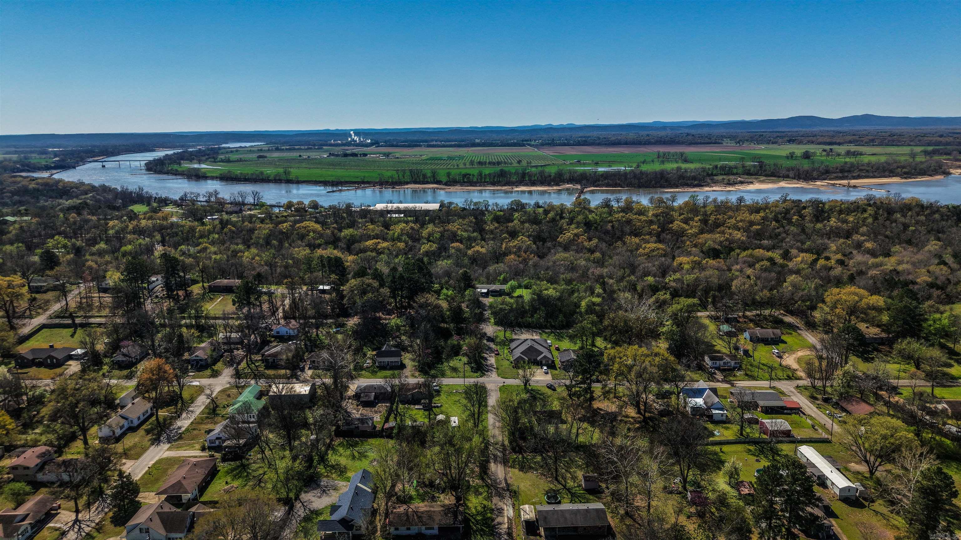 400 W Bennett  Morrilton, AR