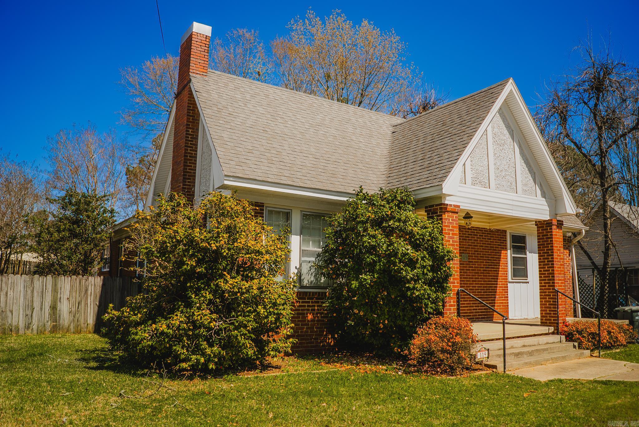 119 E College  Monticello, AR