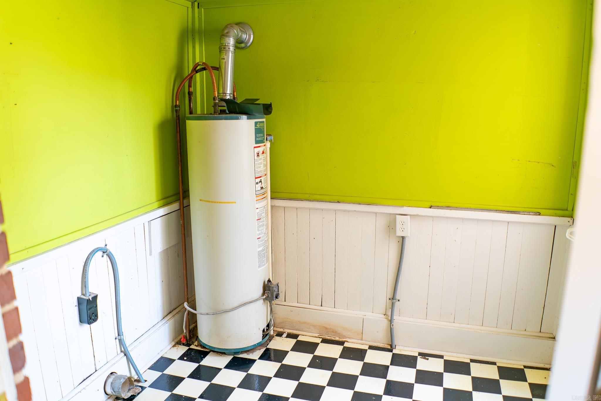 119 E College  Monticello, AR