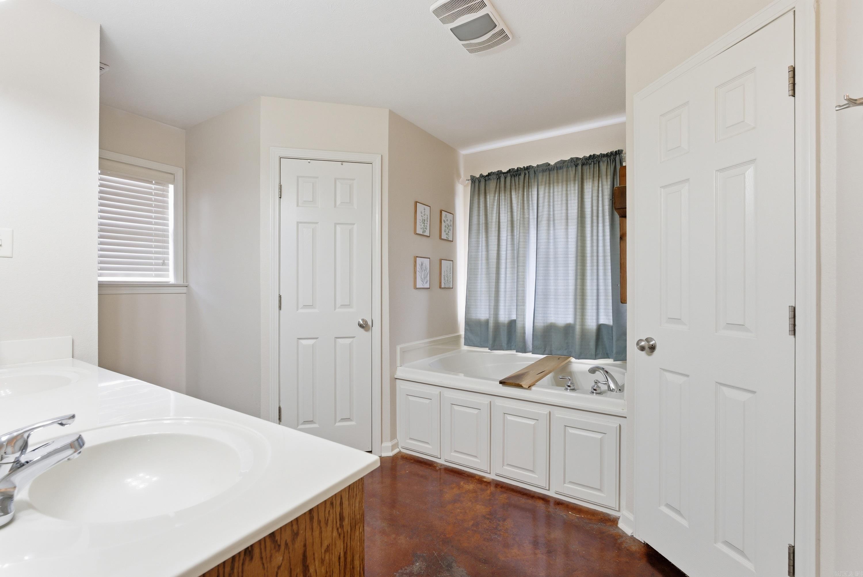 23 Mitchell  Greenbrier, AR