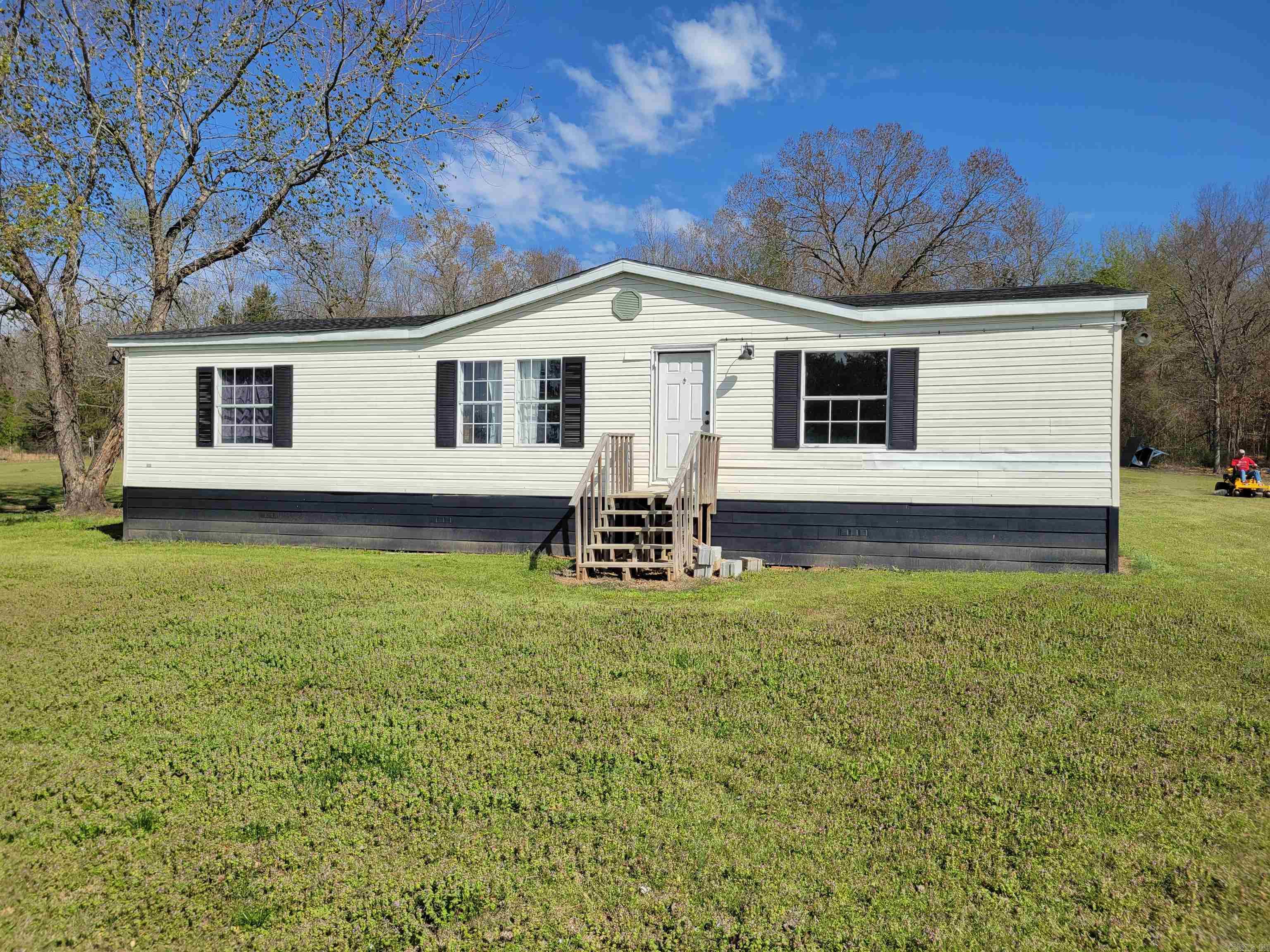 123 Deer Valley Dr.  Searcy, AR