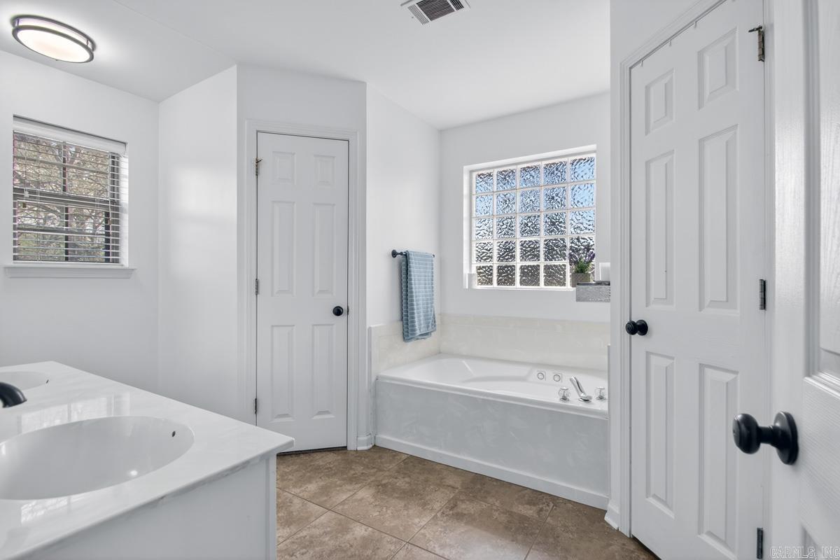 1014 Spring Creek  Benton, AR