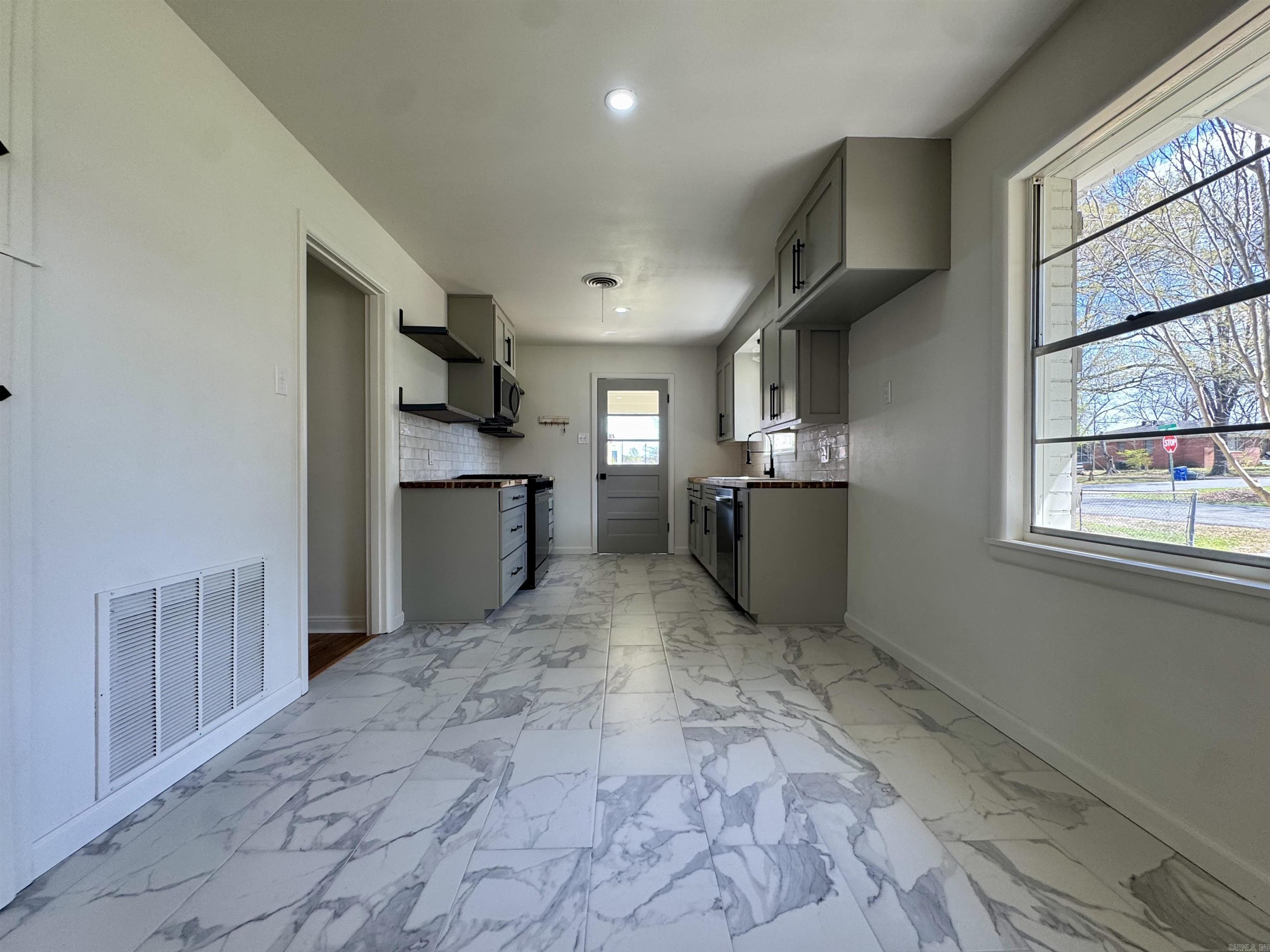 1204 Harton  Conway, AR