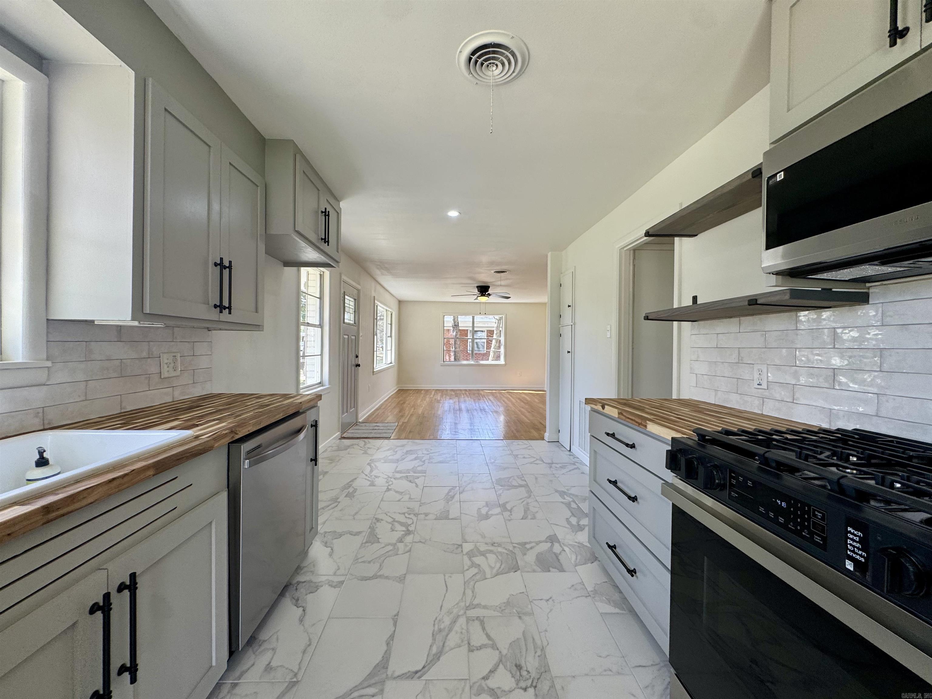 1204 Harton  Conway, AR