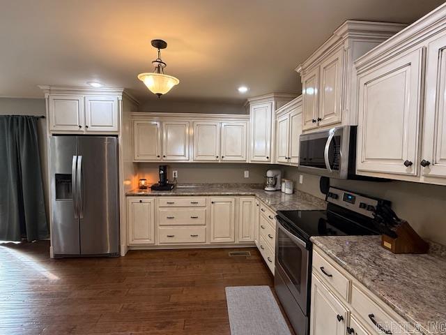 188 Stone Flag  Batesville, AR