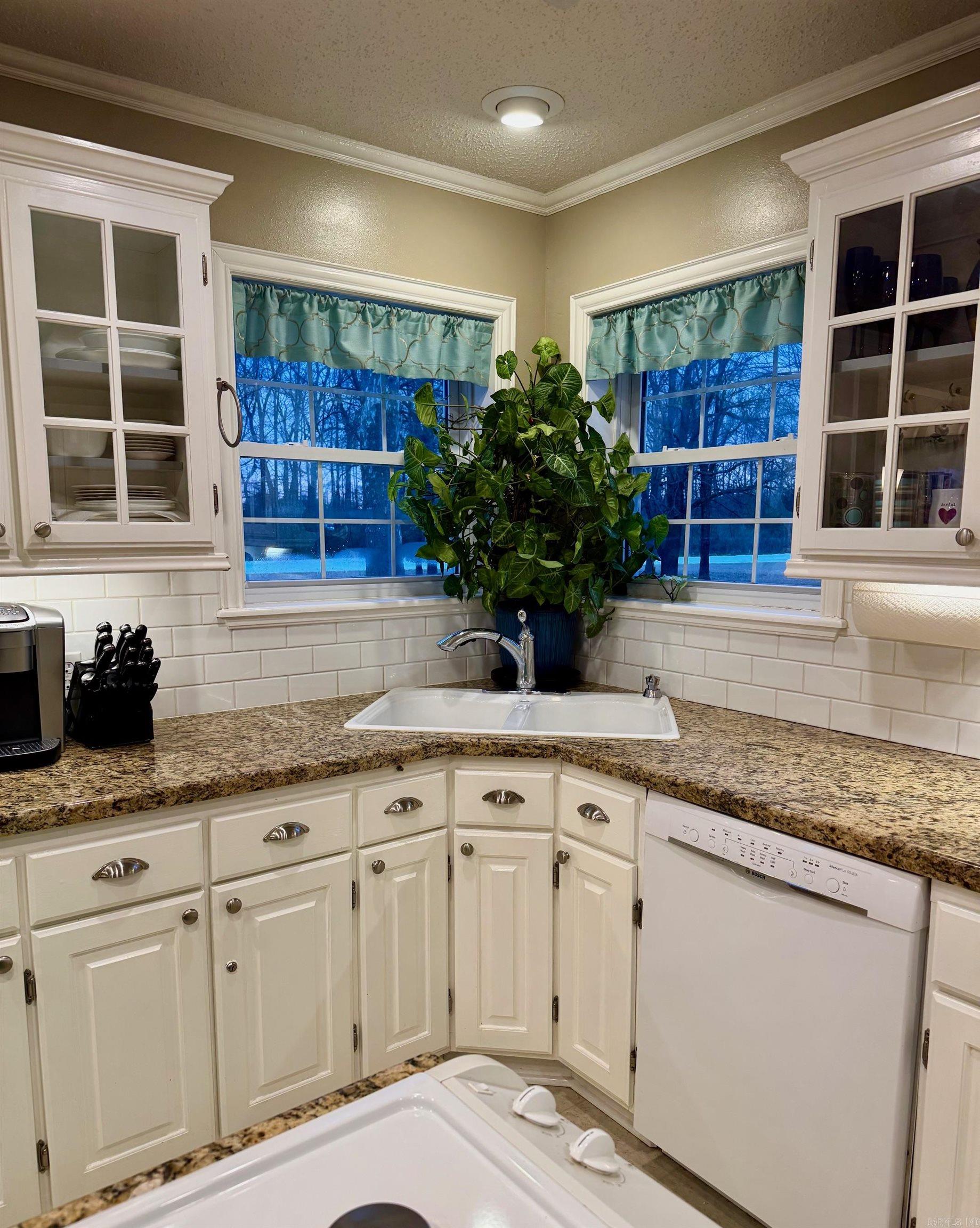 392 Walker  Higginson, AR