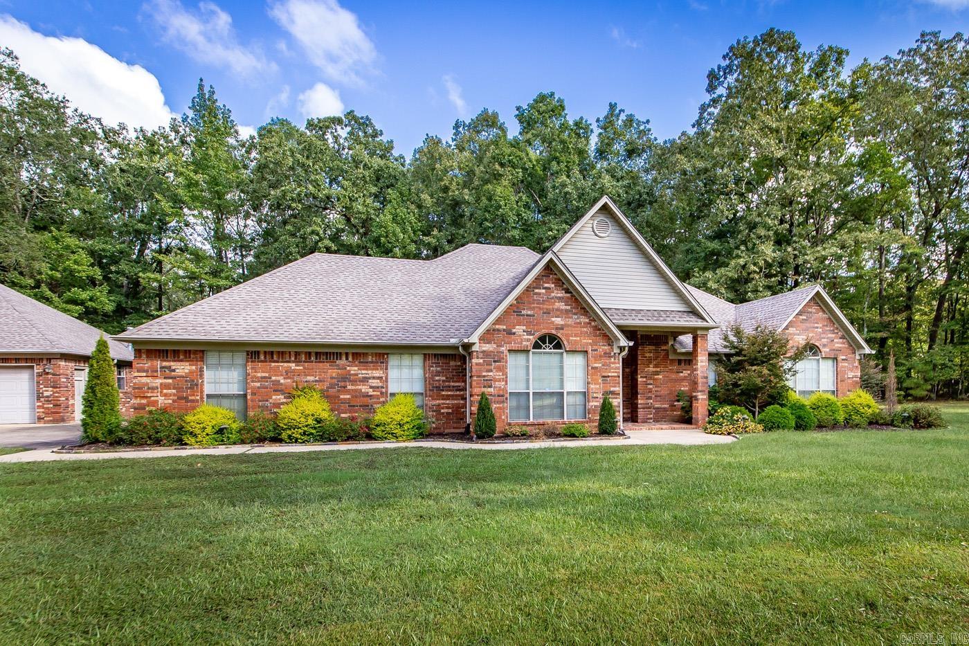 1560 Lawson Oaks  Little Rock, AR
