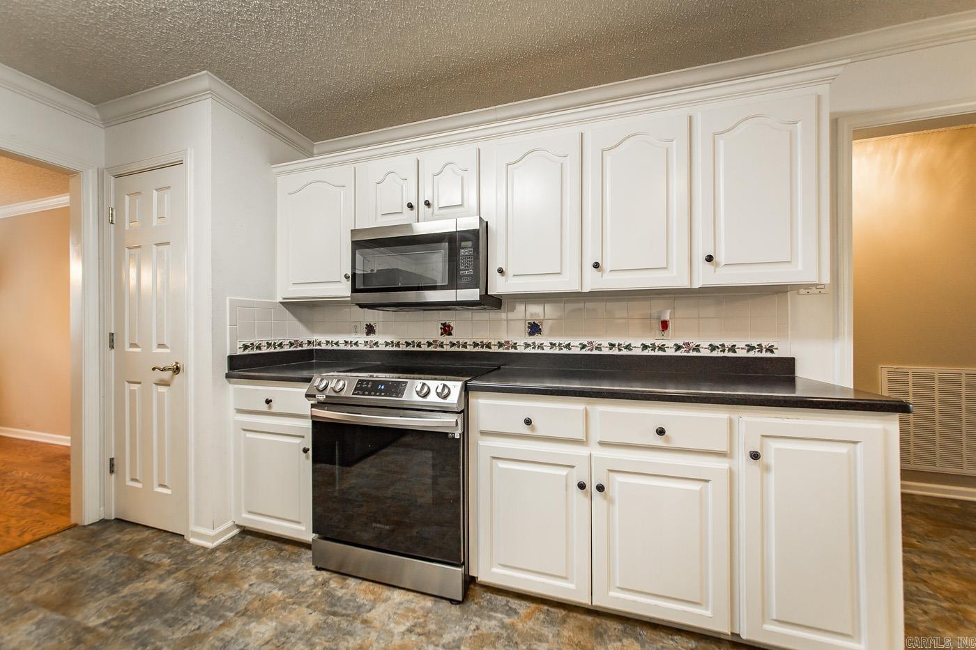 1560 Lawson Oaks  Little Rock, AR