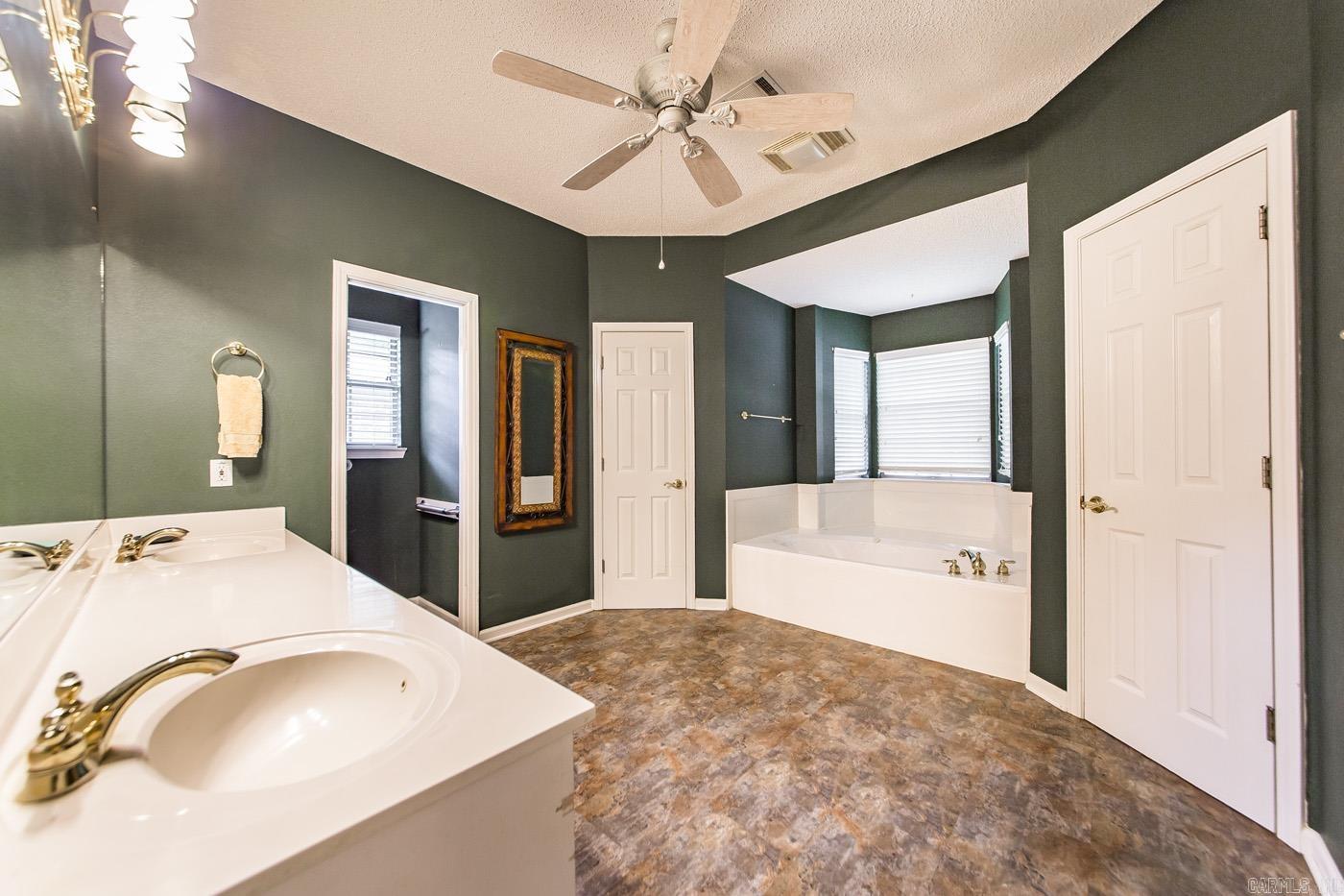 1560 Lawson Oaks  Little Rock, AR