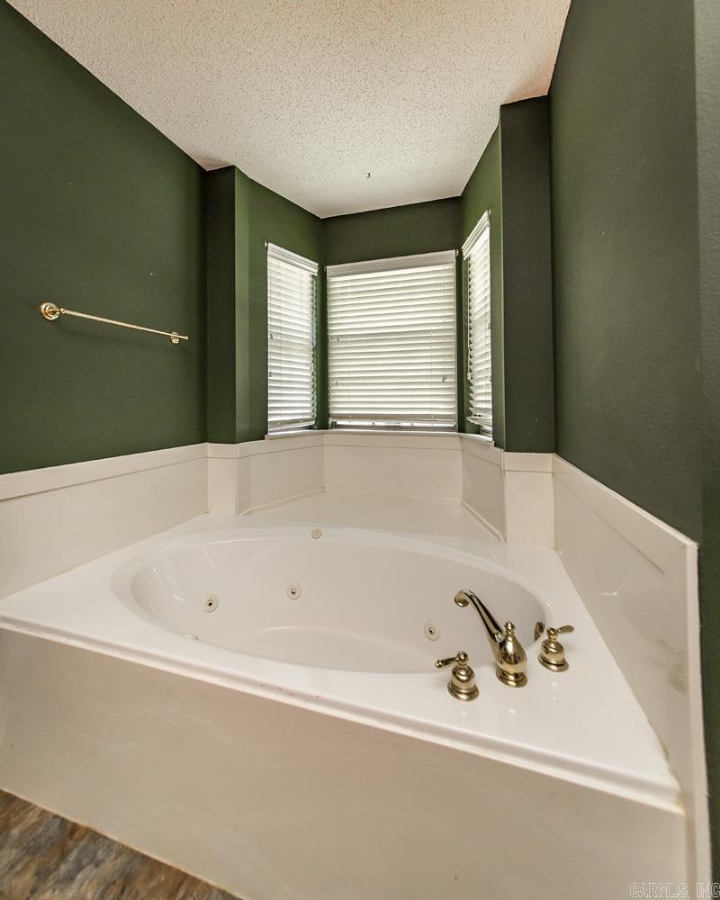 1560 Lawson Oaks  Little Rock, AR