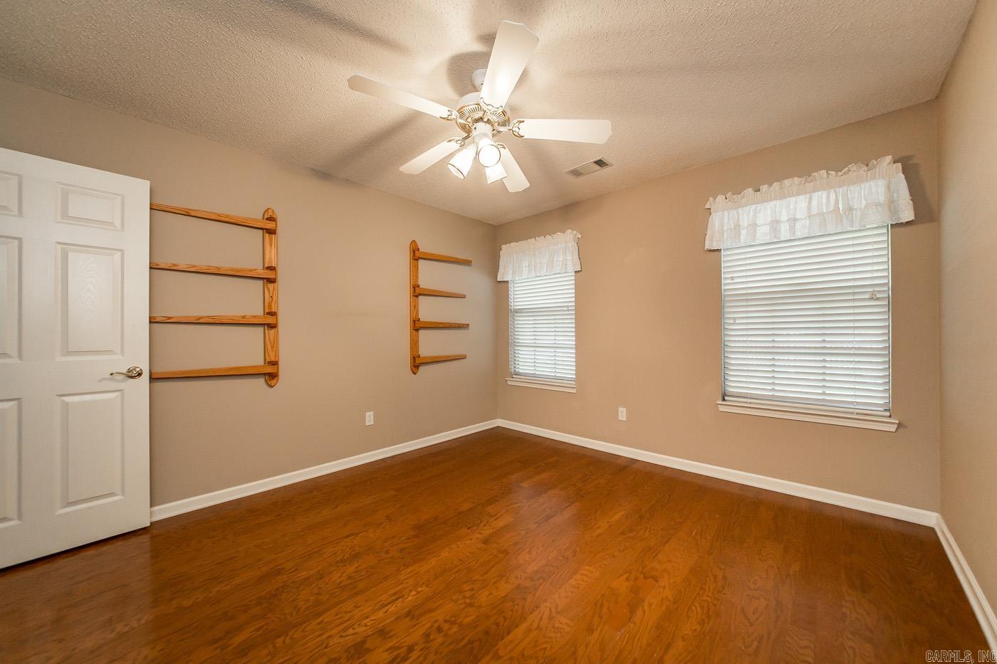 1560 Lawson Oaks  Little Rock, AR