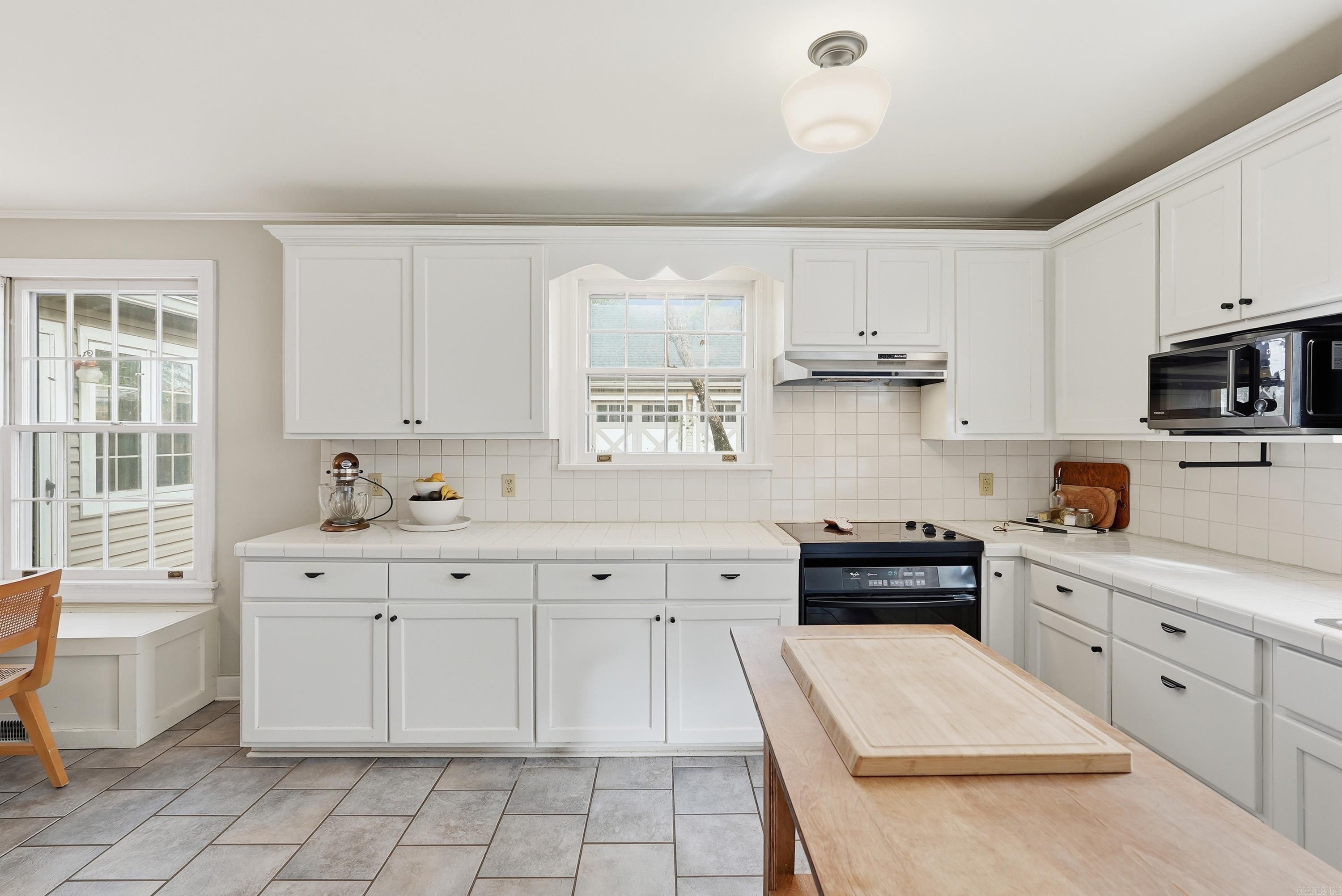 229 E B  North Little Rock, AR