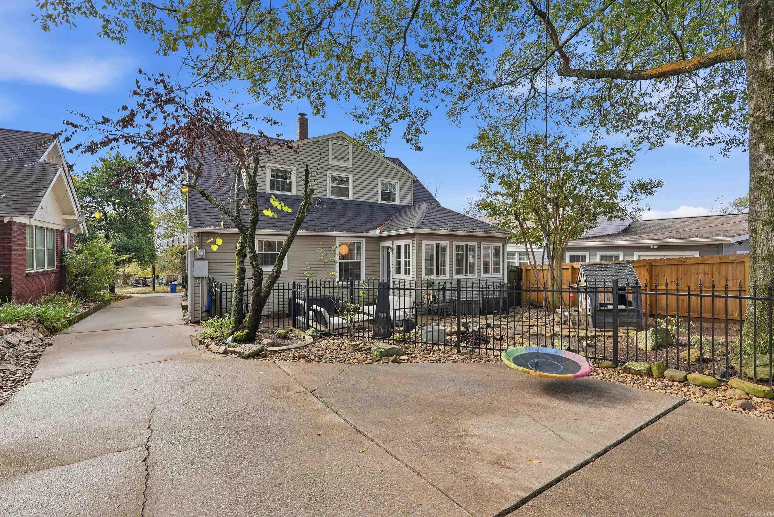 229 E B  North Little Rock, AR