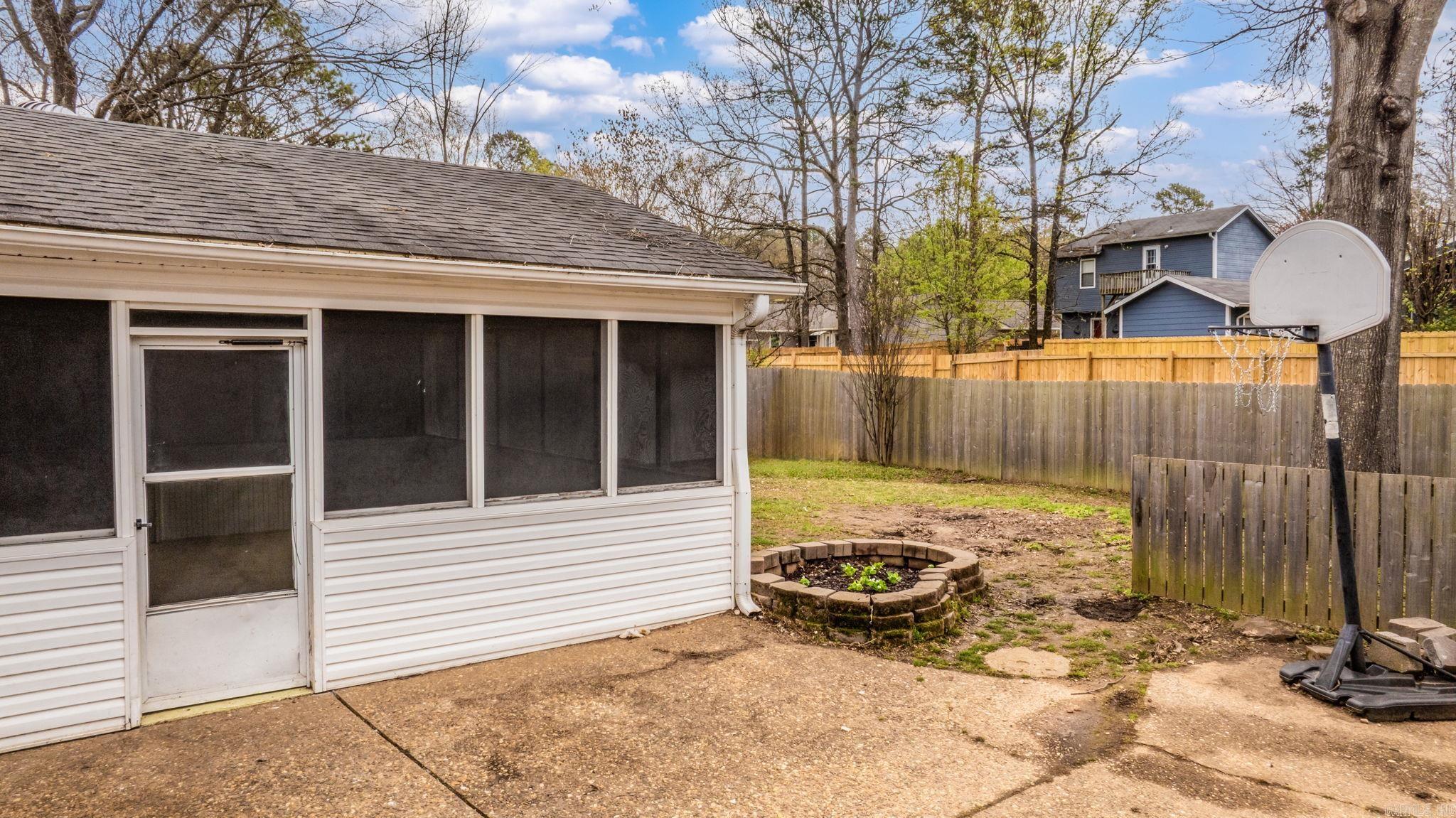 29 Oak Forest Dr  Maumelle, AR