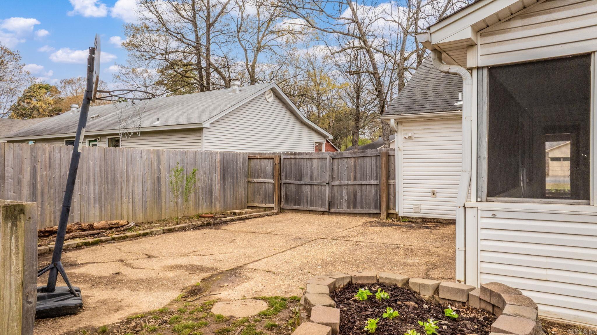 29 Oak Forest Dr  Maumelle, AR