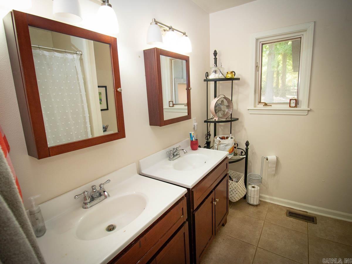 23 Witness Tree  Paron, AR