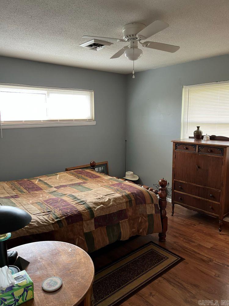 25 Su  Mountain Home, AR