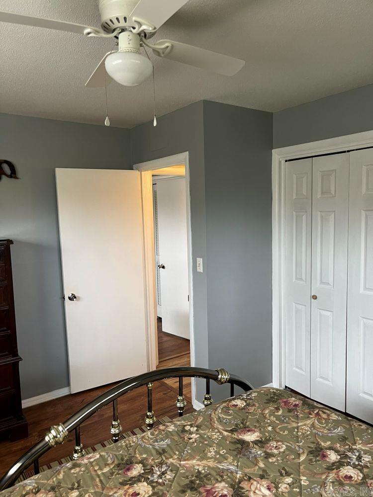 25 Su  Mountain Home, AR