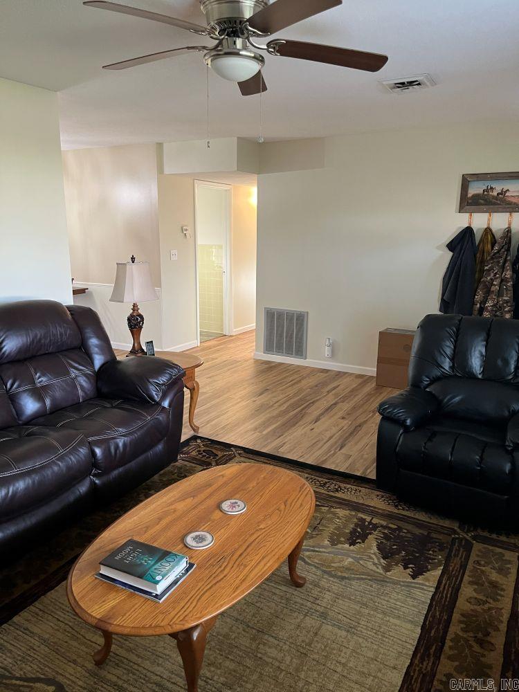 25 Su  Mountain Home, AR