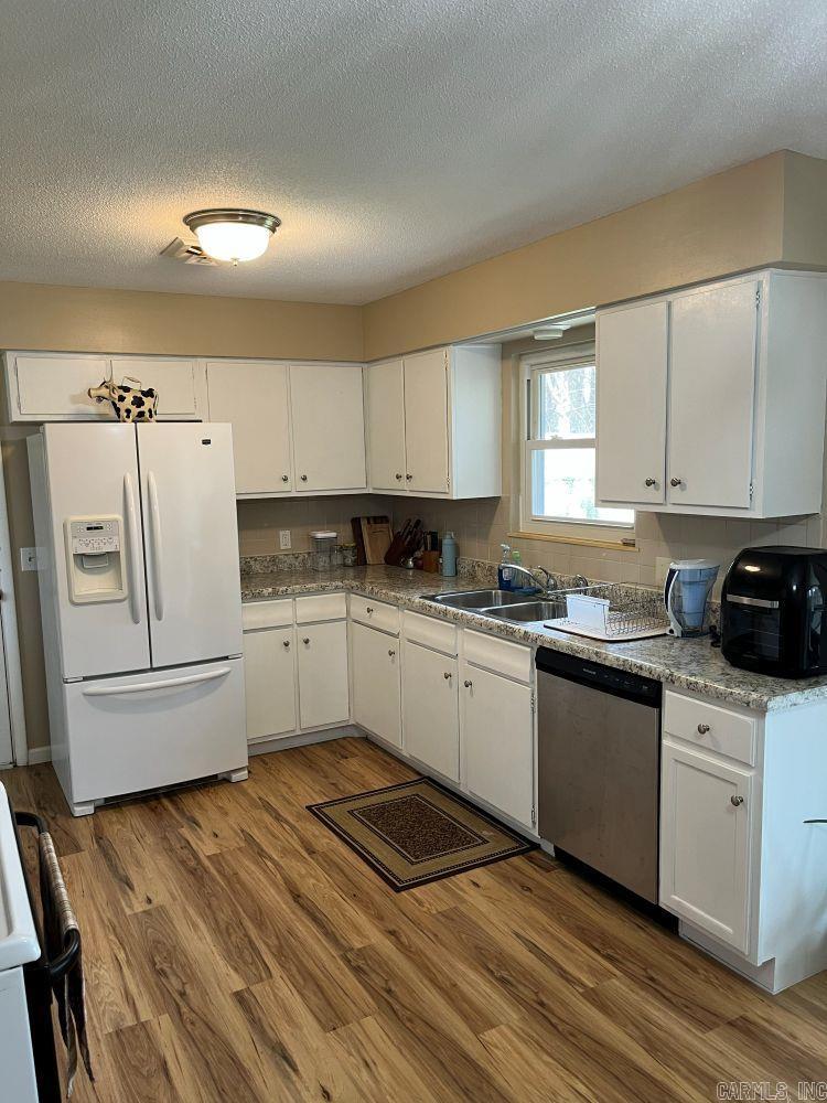 25 Su  Mountain Home, AR