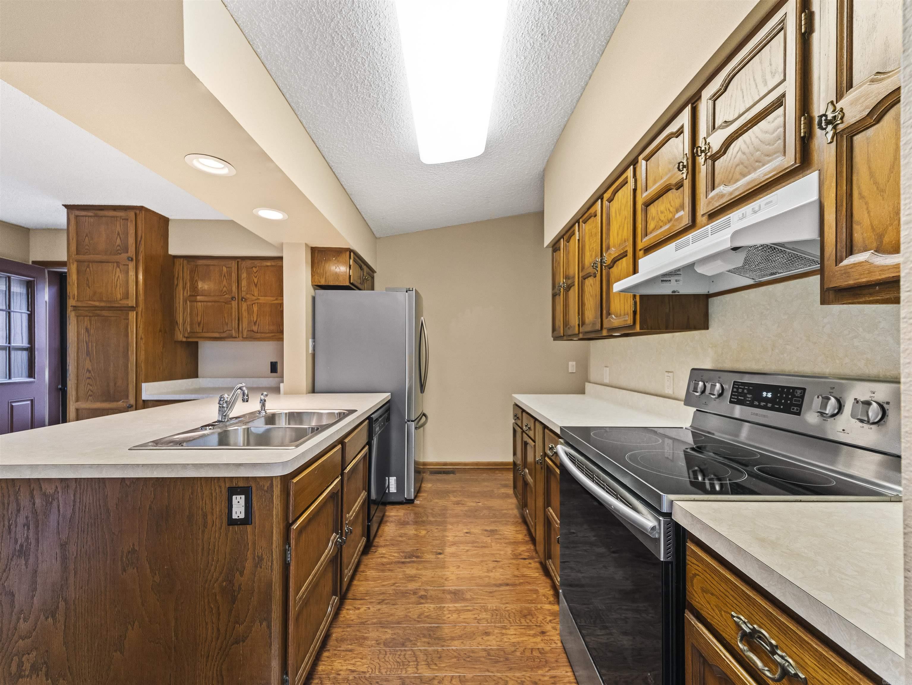 5 Castellon  Hot Springs Village, AR