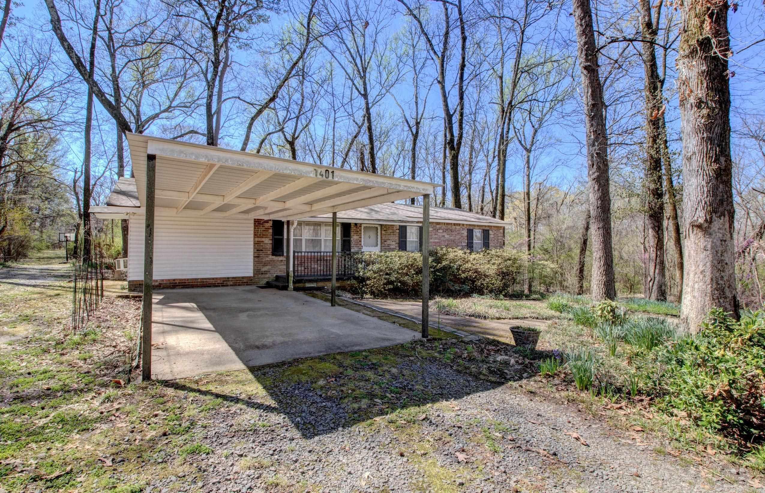 1401 E Colonel Glenn  Little Rock, AR