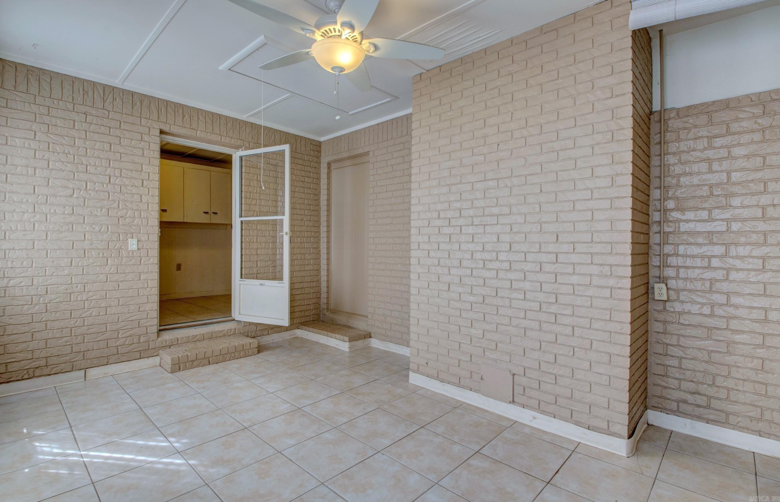 1401 E Colonel Glenn  Little Rock, AR