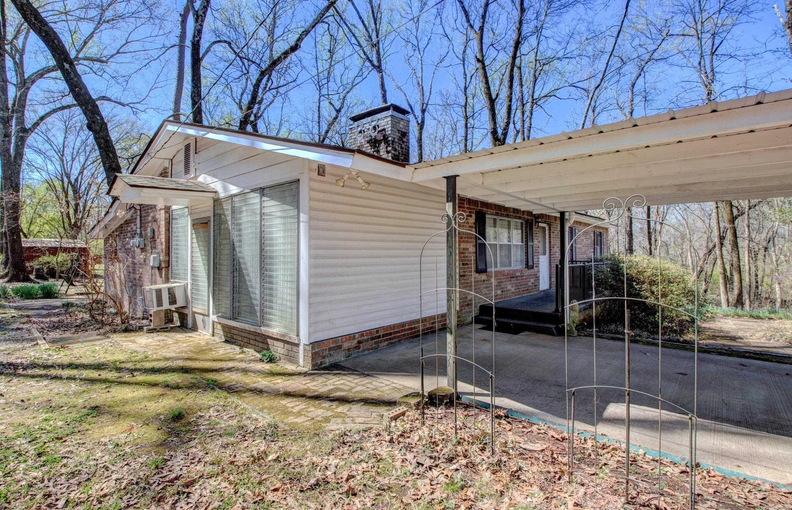 1401 E Colonel Glenn  Little Rock, AR