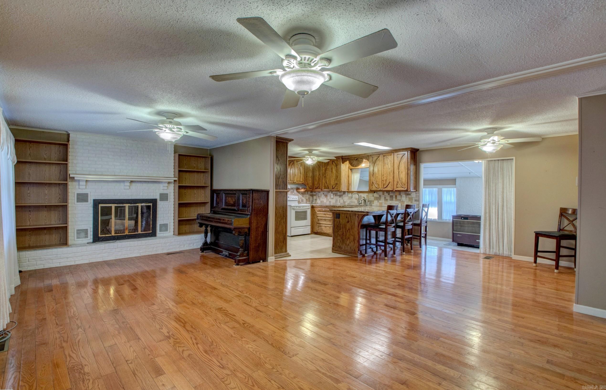 1401 E Colonel Glenn  Little Rock, AR