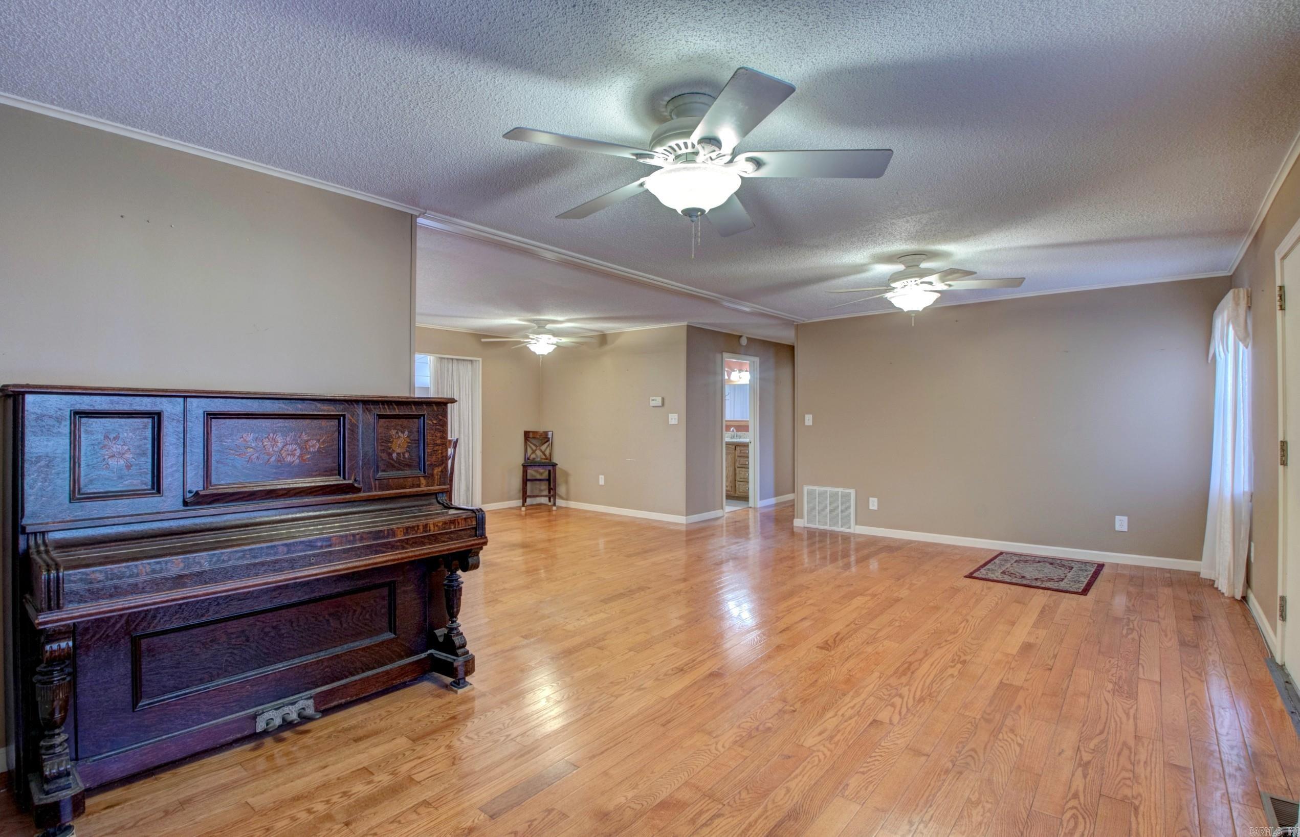 1401 E Colonel Glenn  Little Rock, AR