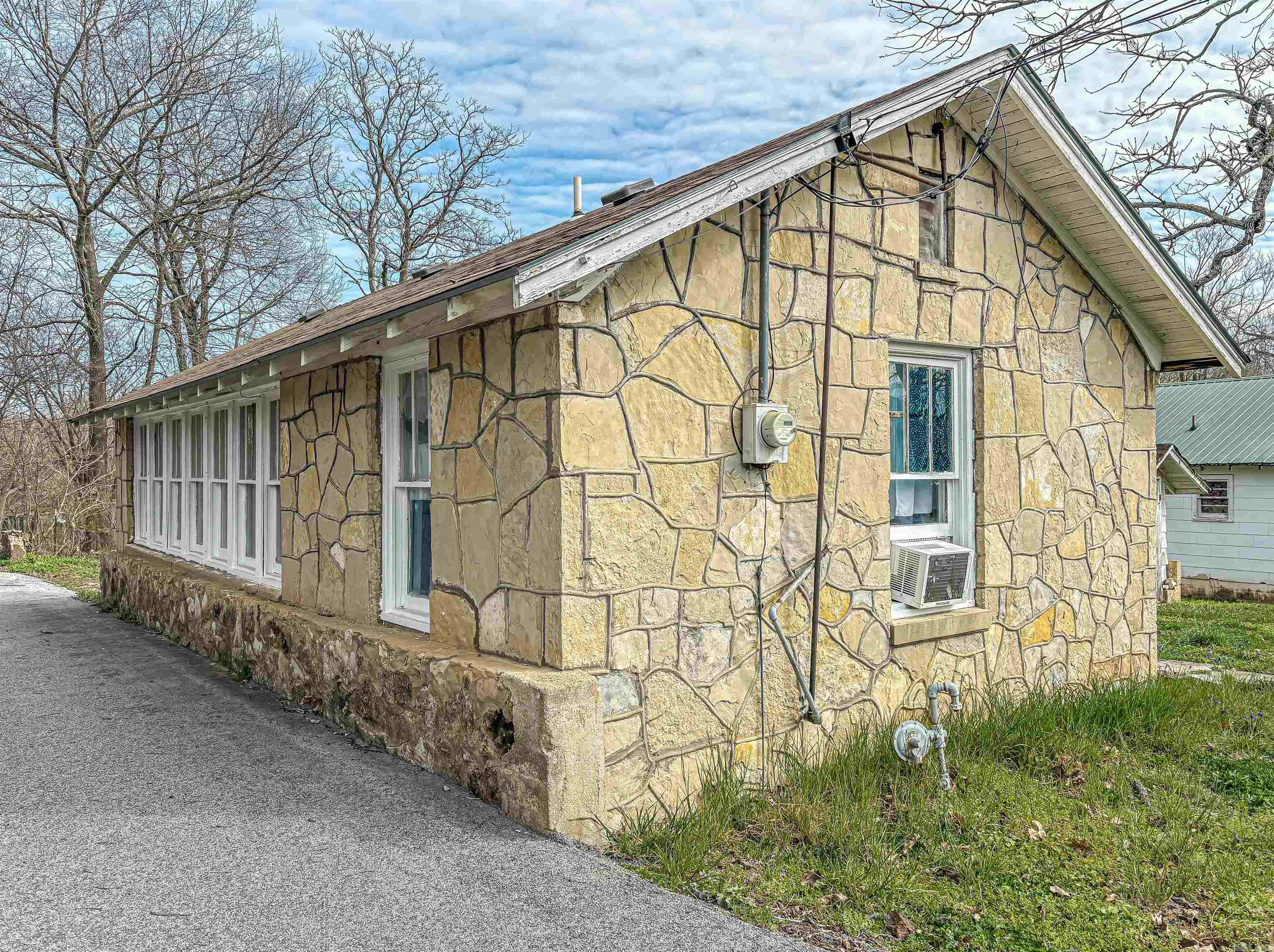 401 N College  Yellville, AR