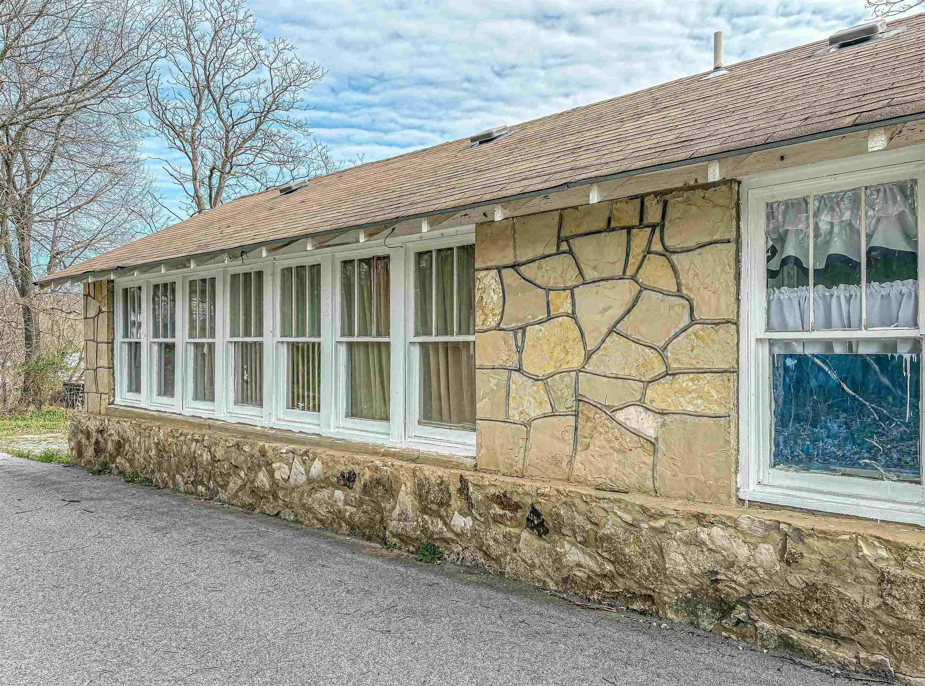 401 N College  Yellville, AR