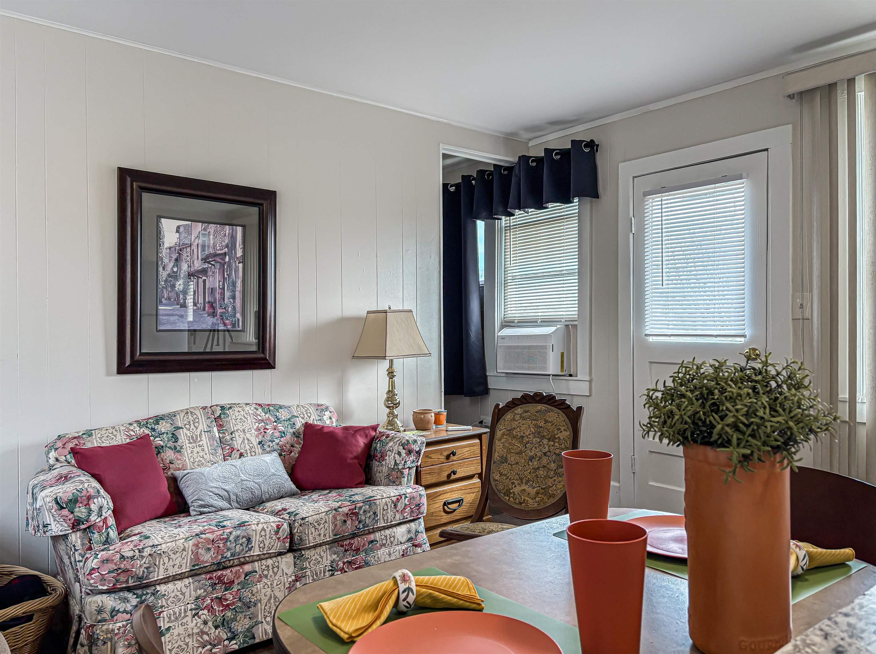 401 N College  Yellville, AR